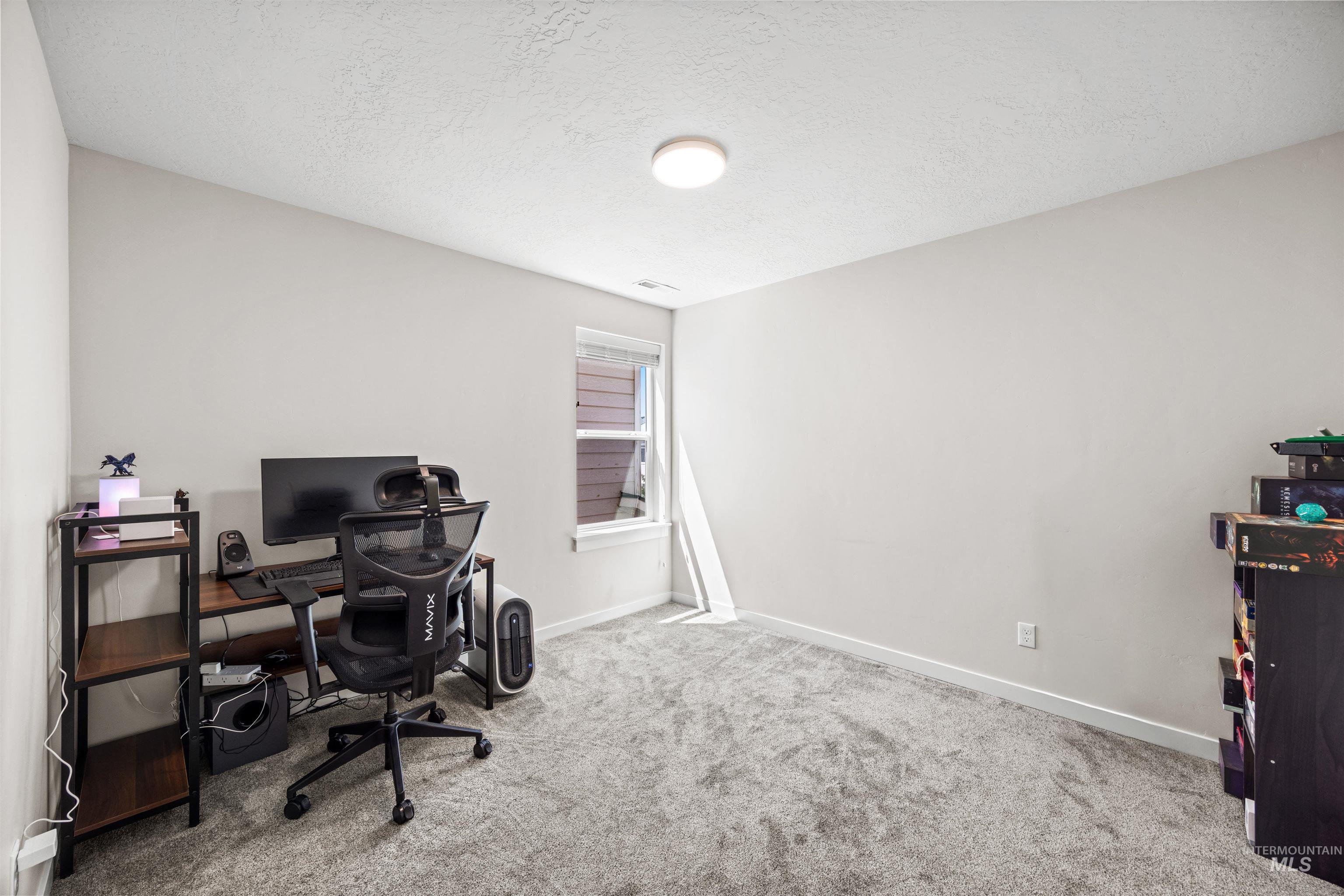 242 W Hyndman Drive