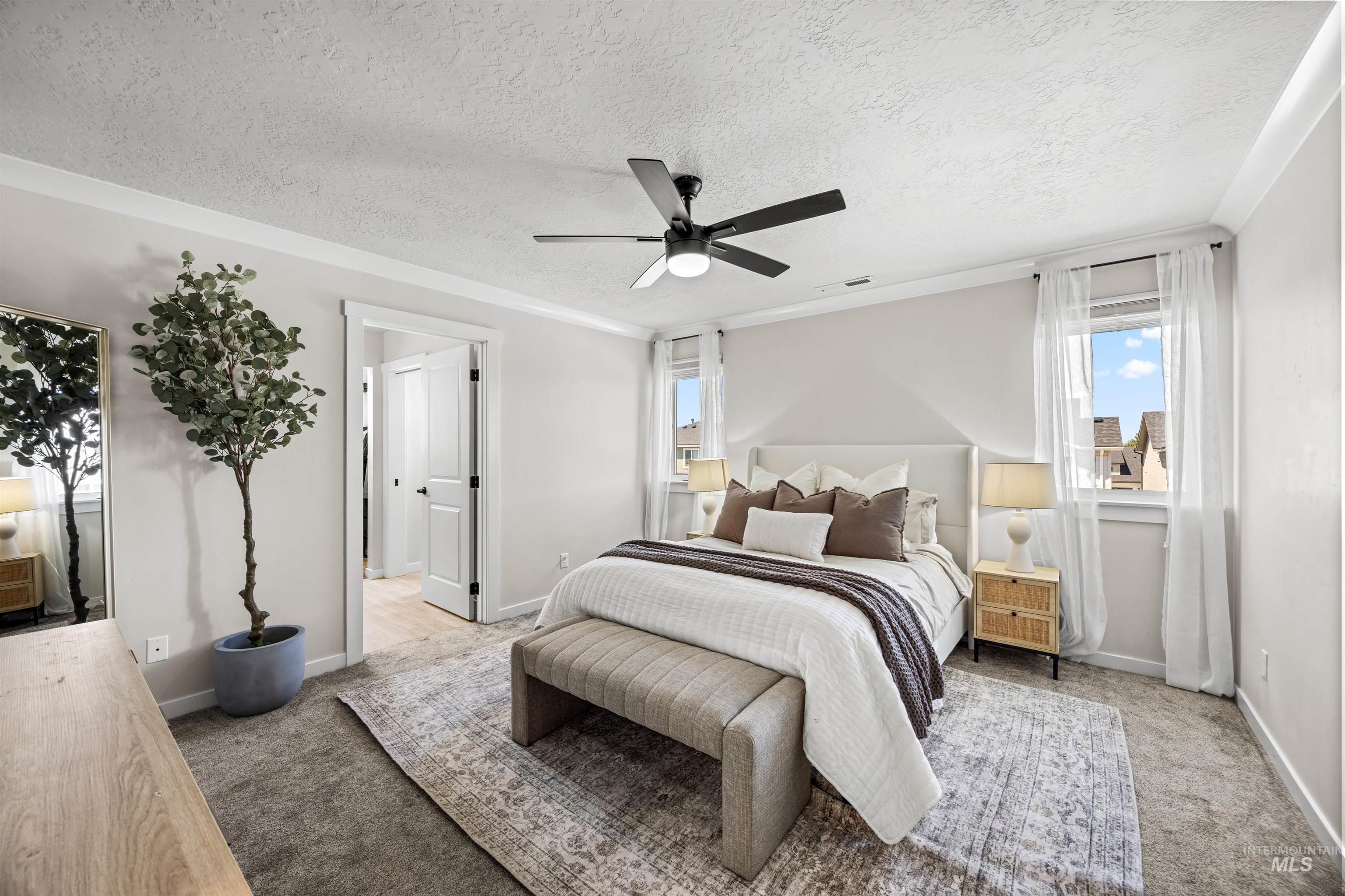 242 W Hyndman Drive