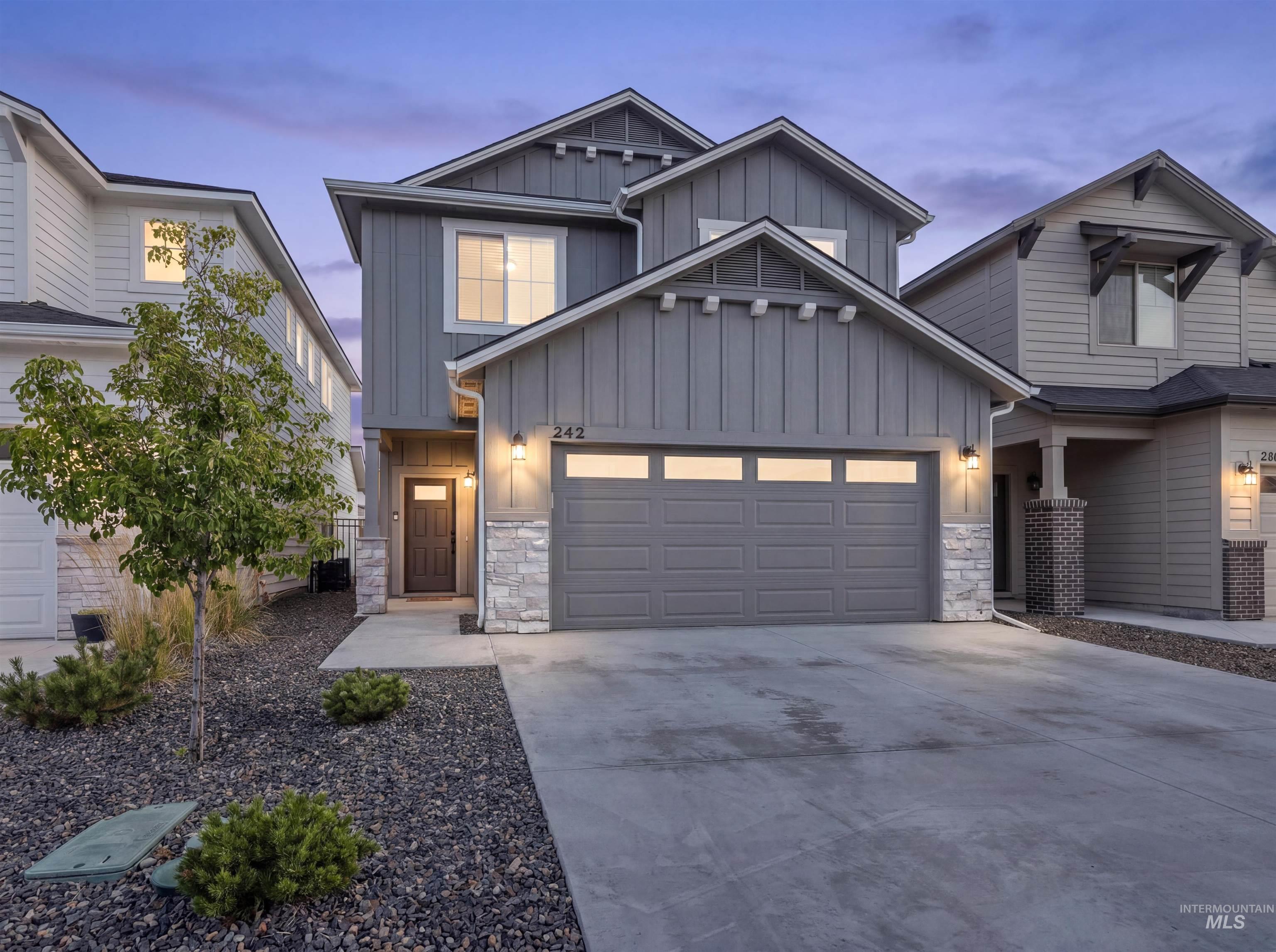 242 W Hyndman Drive