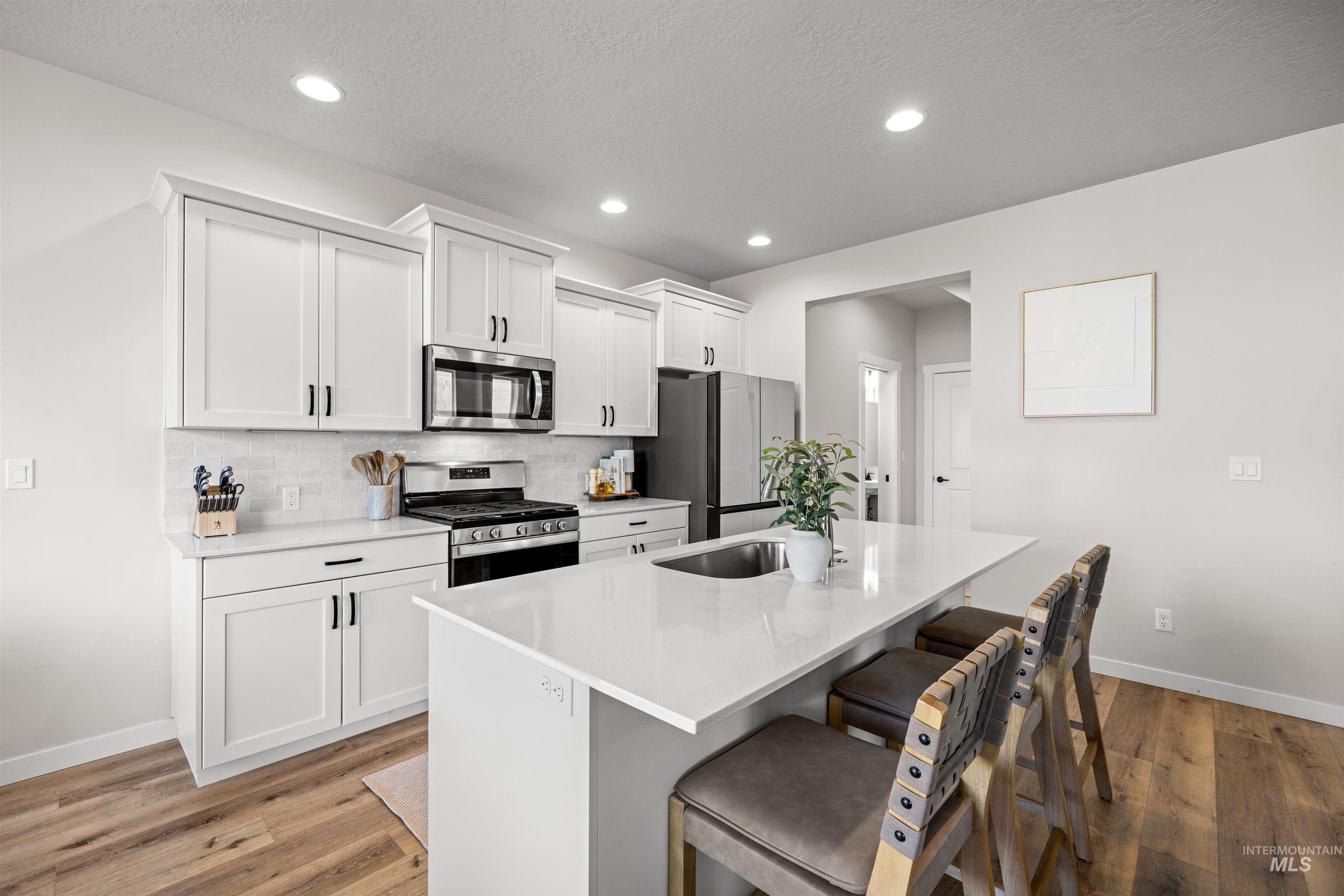 242 W Hyndman Drive