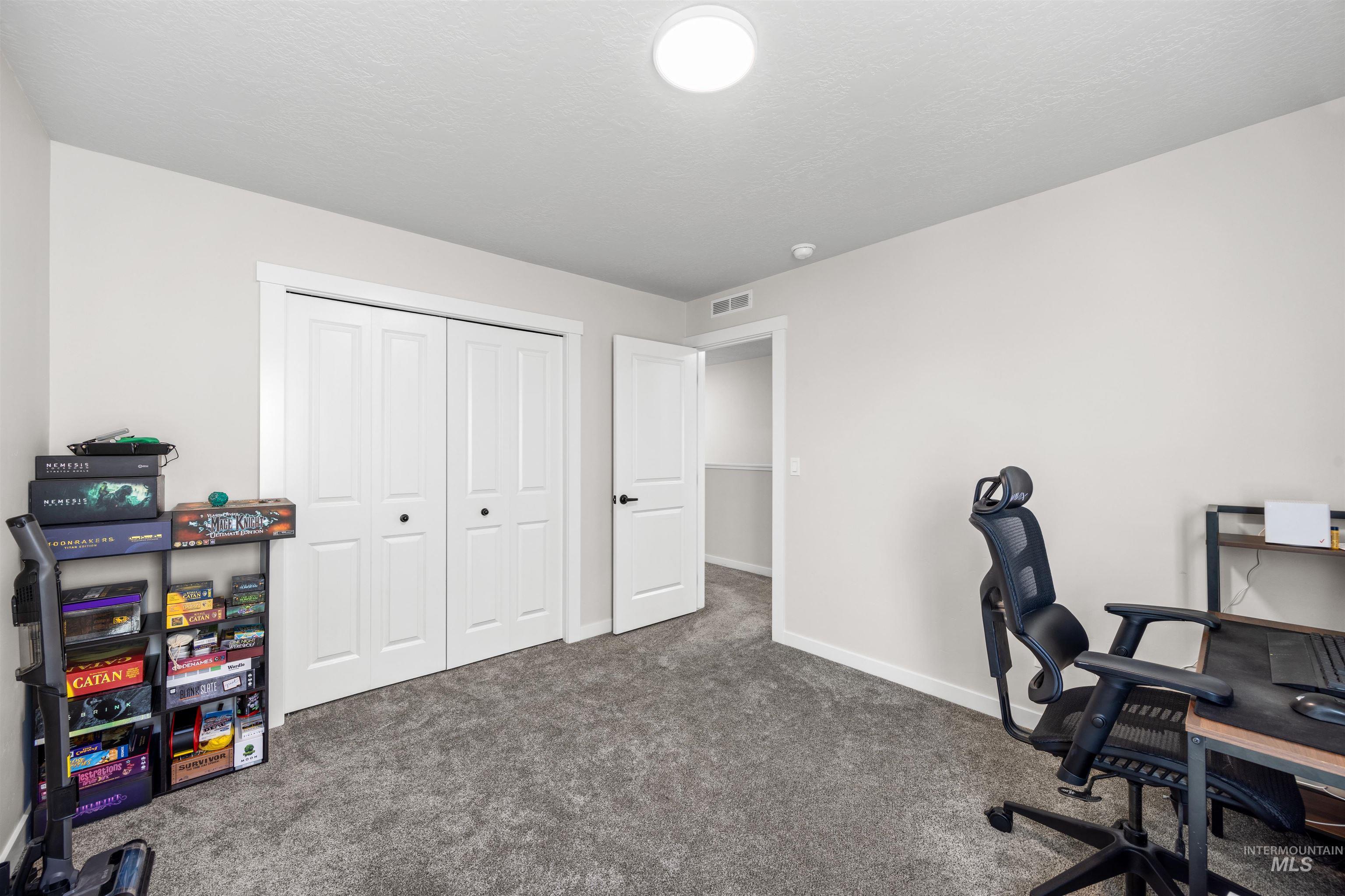 242 W Hyndman Drive