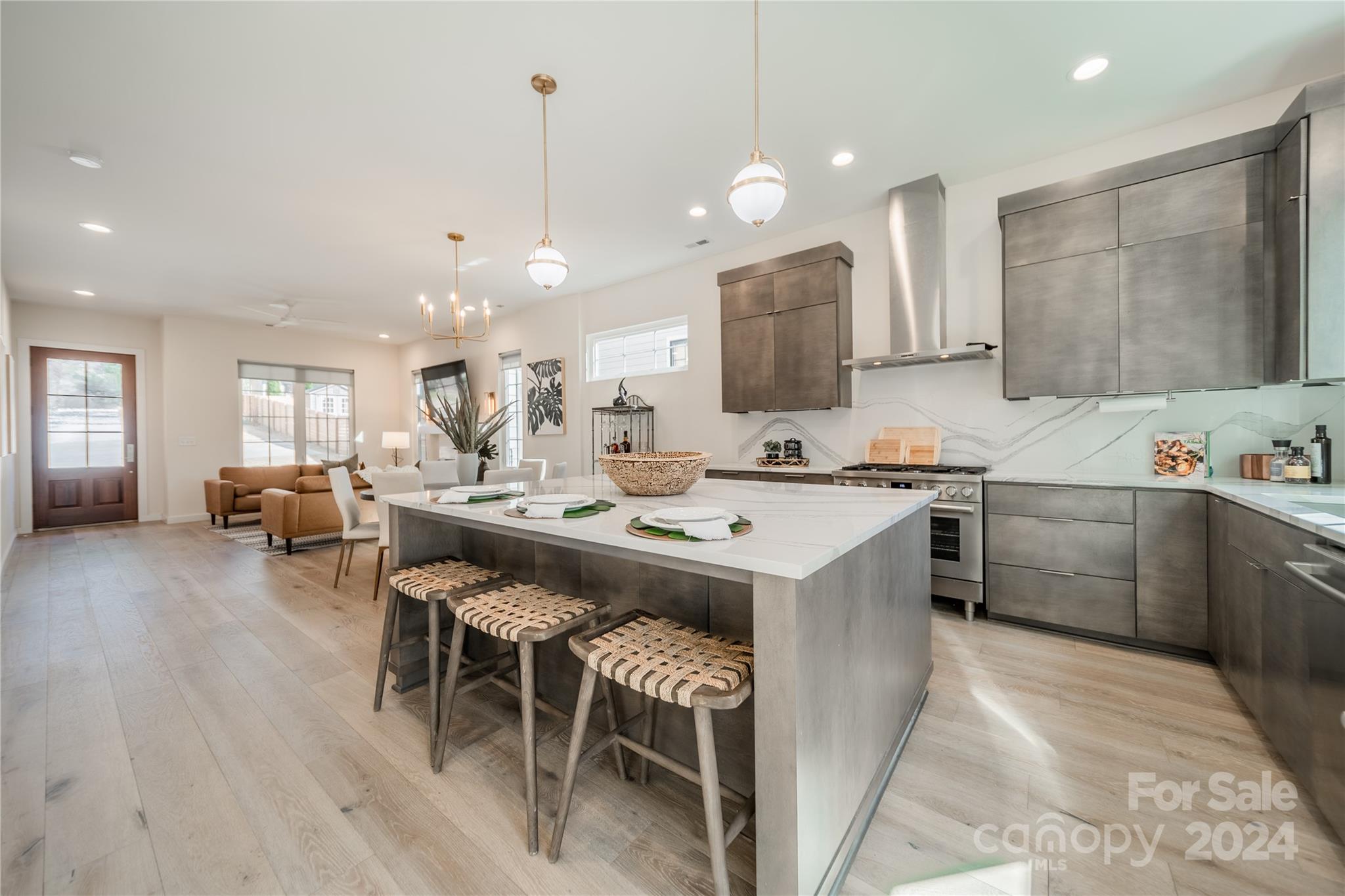 1707 Seifert Circle