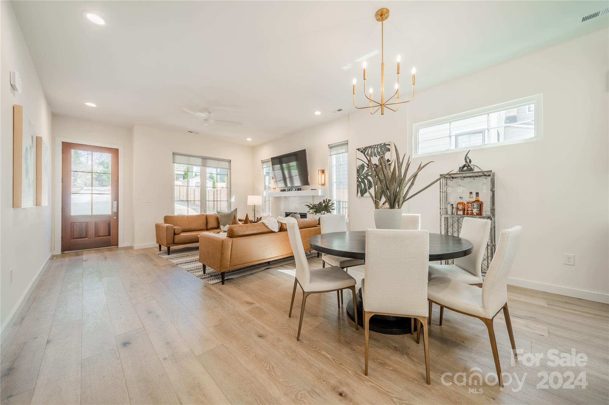 1707 Seifert Circle