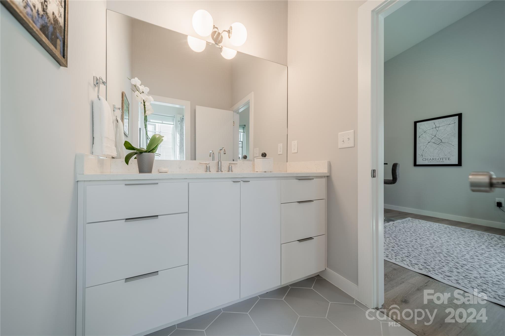 1707 Seifert Circle