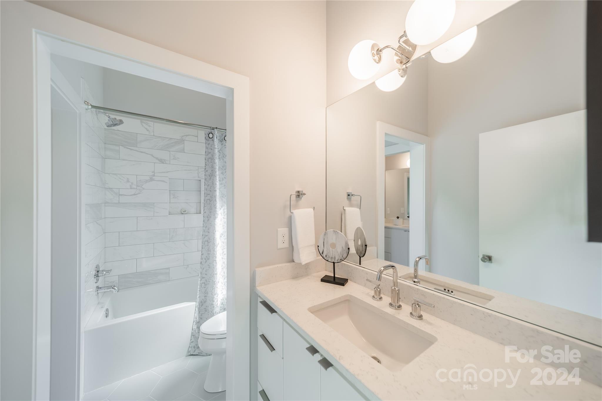 1707 Seifert Circle