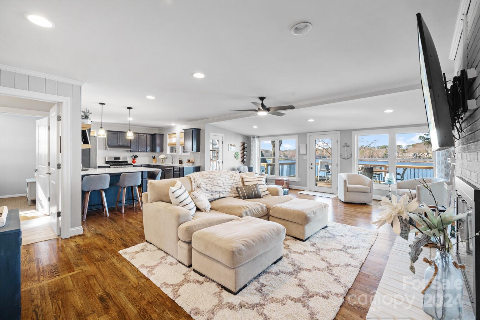 196 Shoreline Road