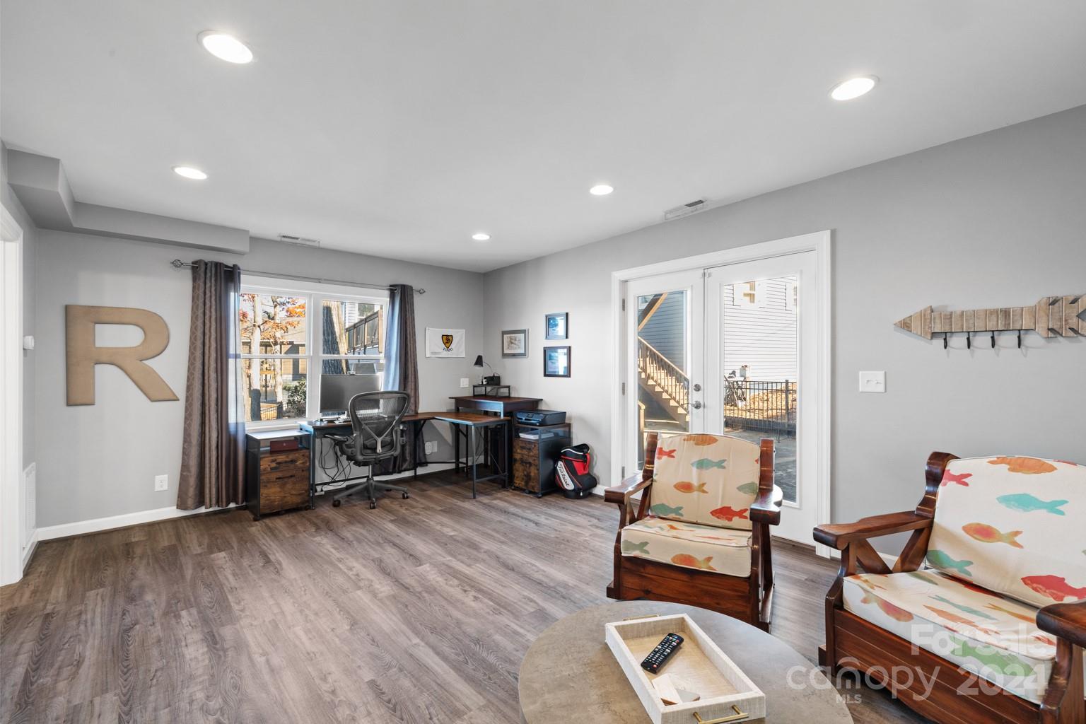 196 Shoreline Road