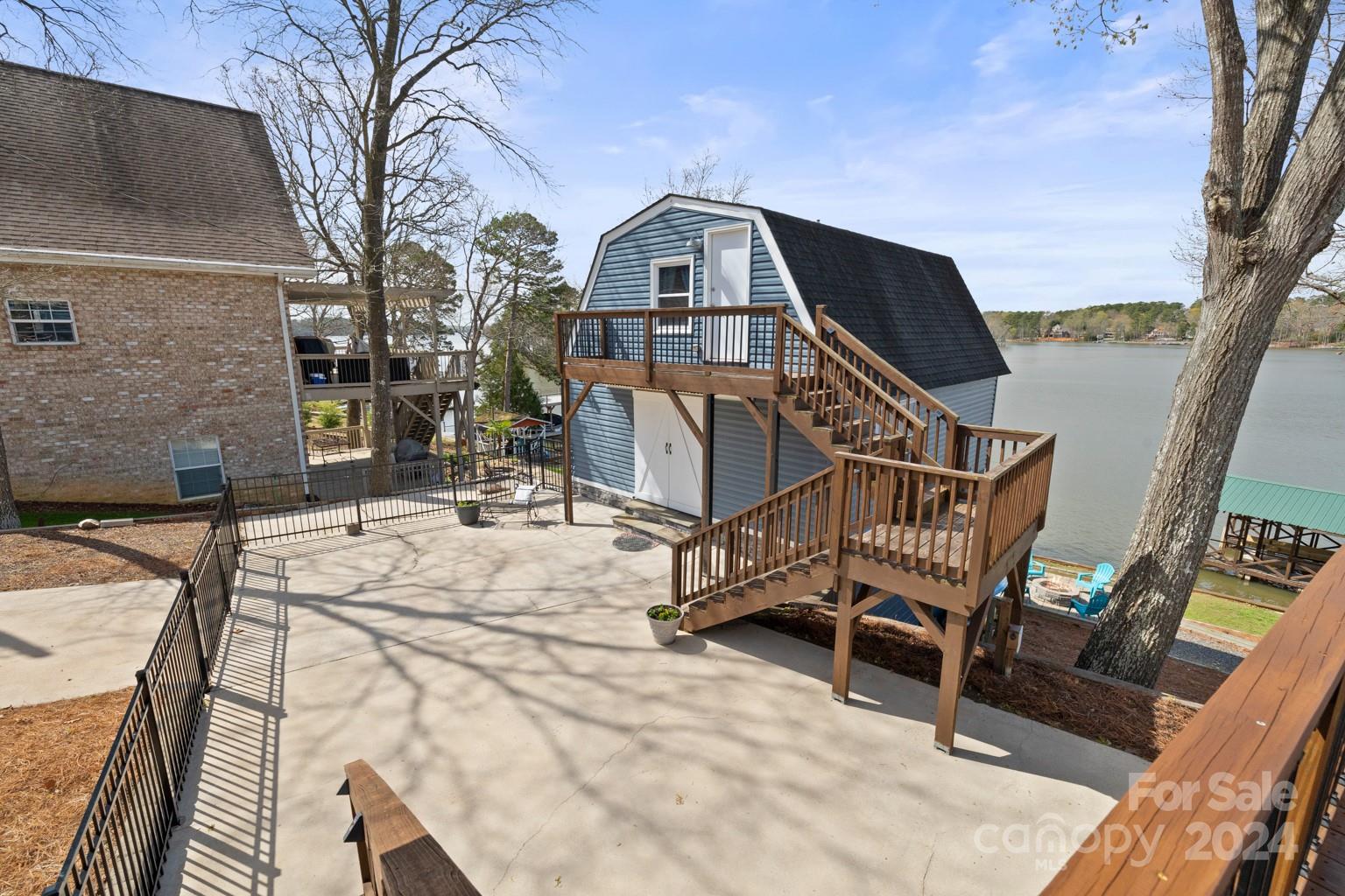 196 Shoreline Road