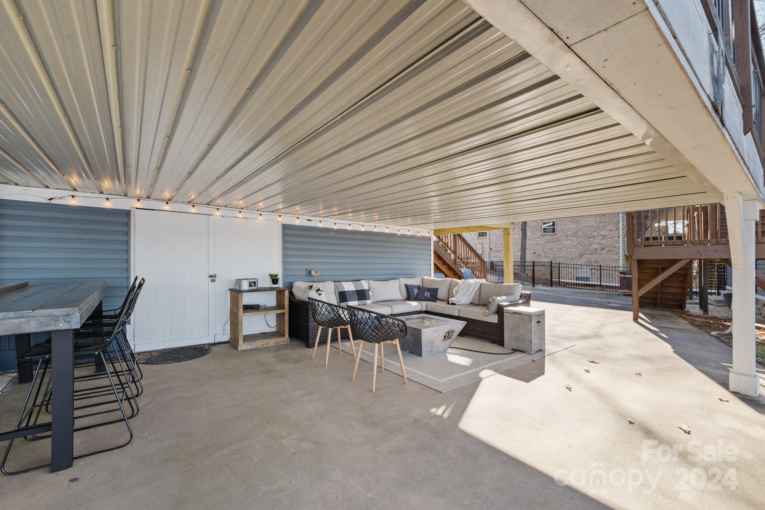196 Shoreline Road