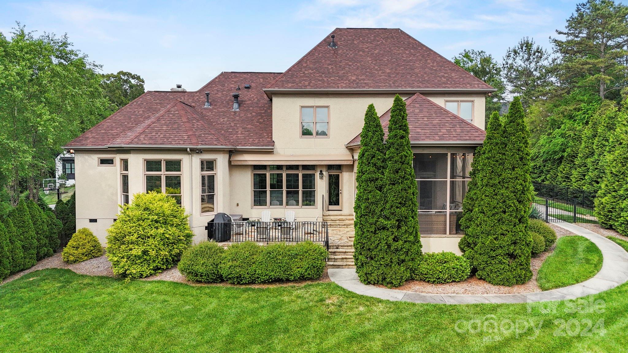 2211 Garden View Lane