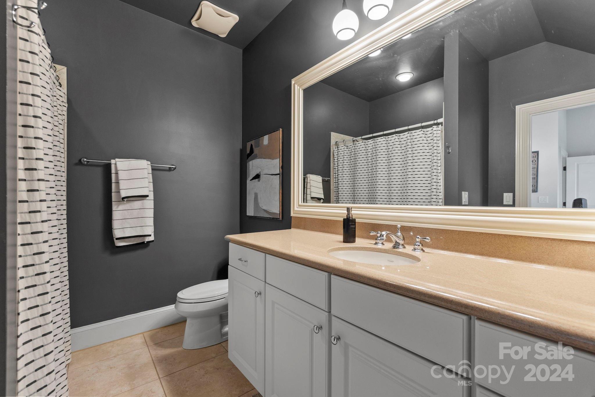 2211 Garden View Lane