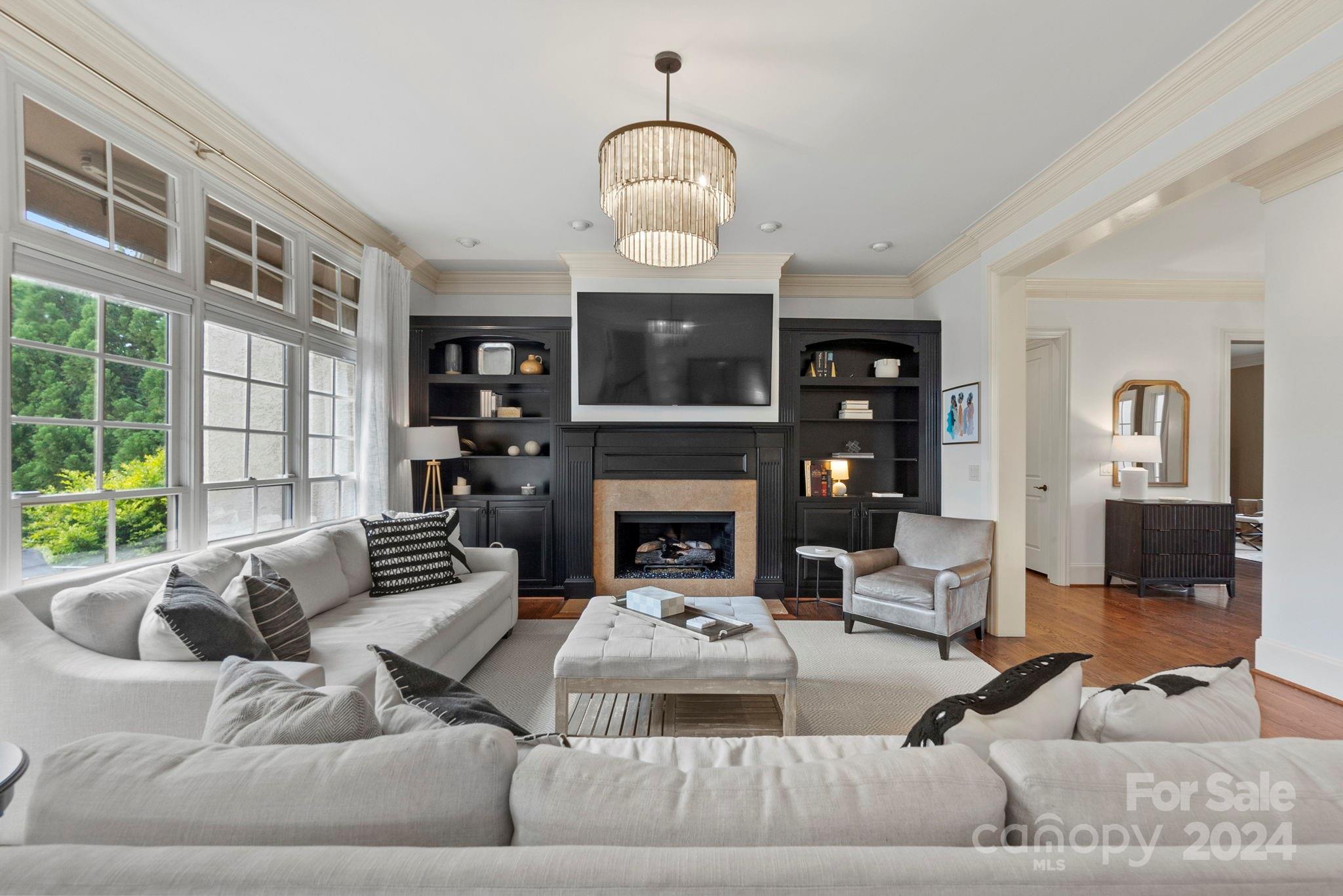 2211 Garden View Lane