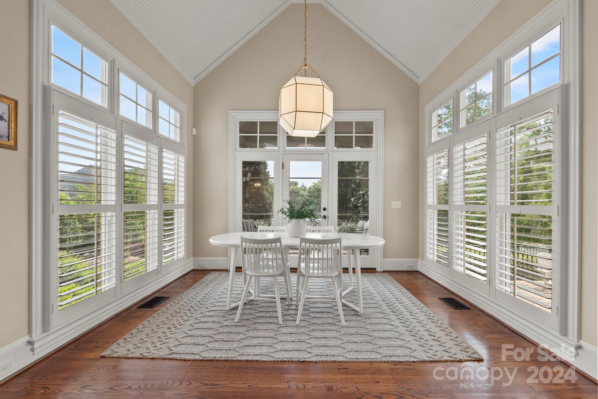 2211 Garden View Lane