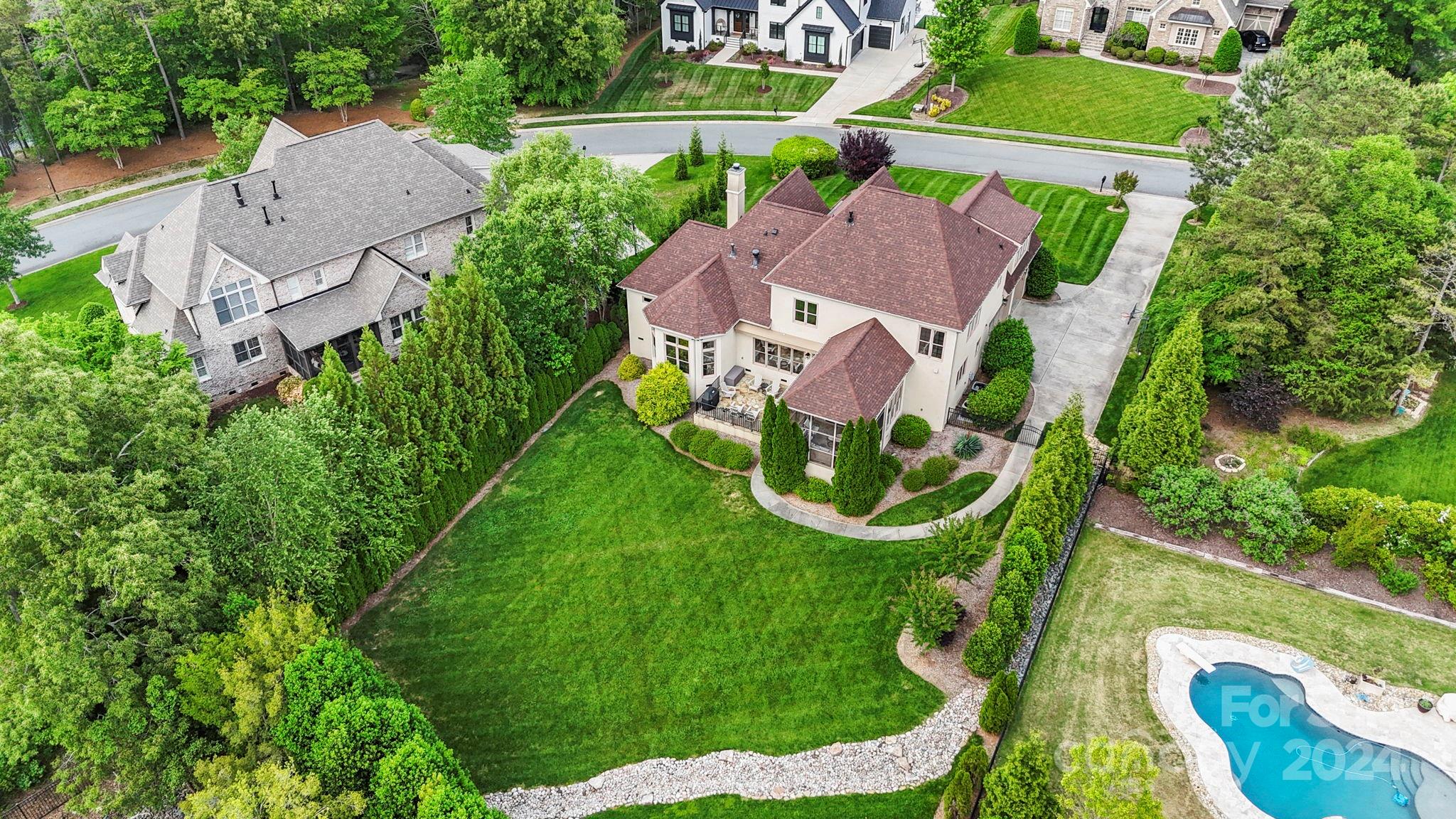2211 Garden View Lane