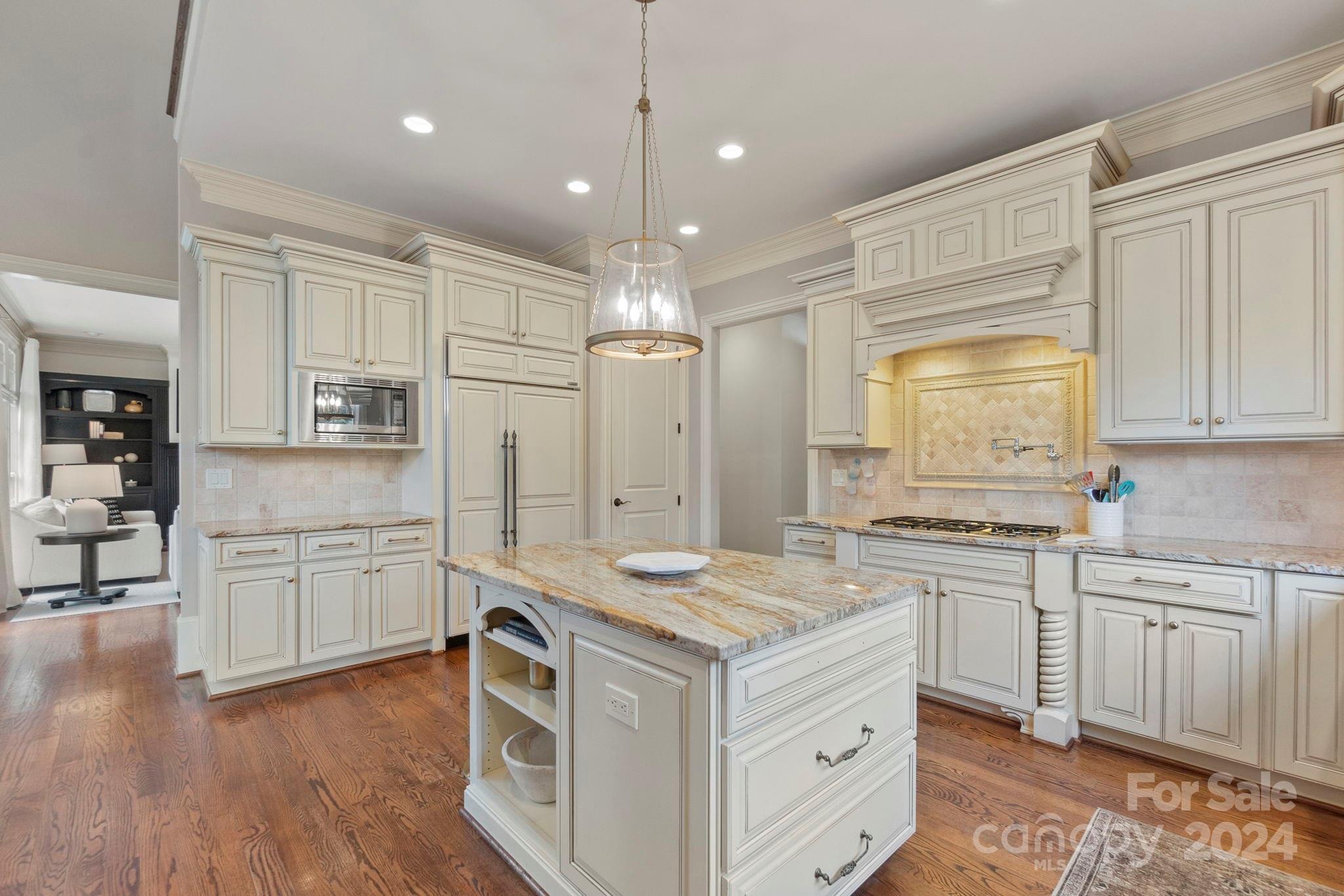 2211 Garden View Lane