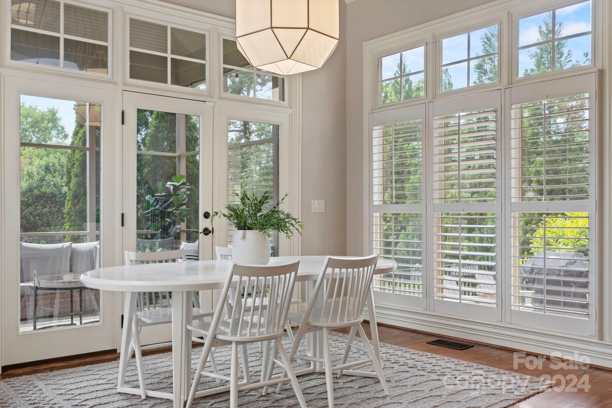 2211 Garden View Lane