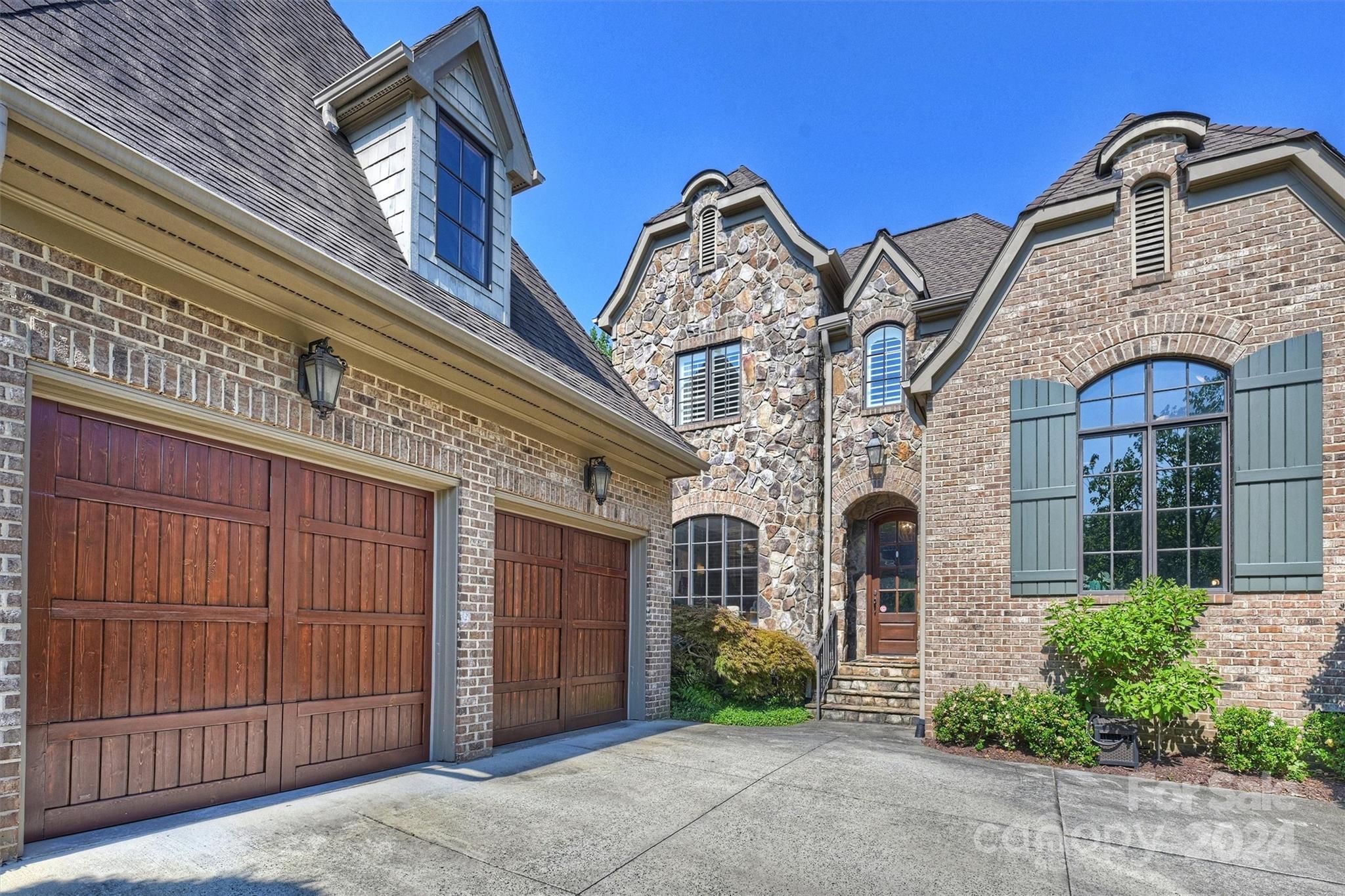 706 Sainte Rose Lane