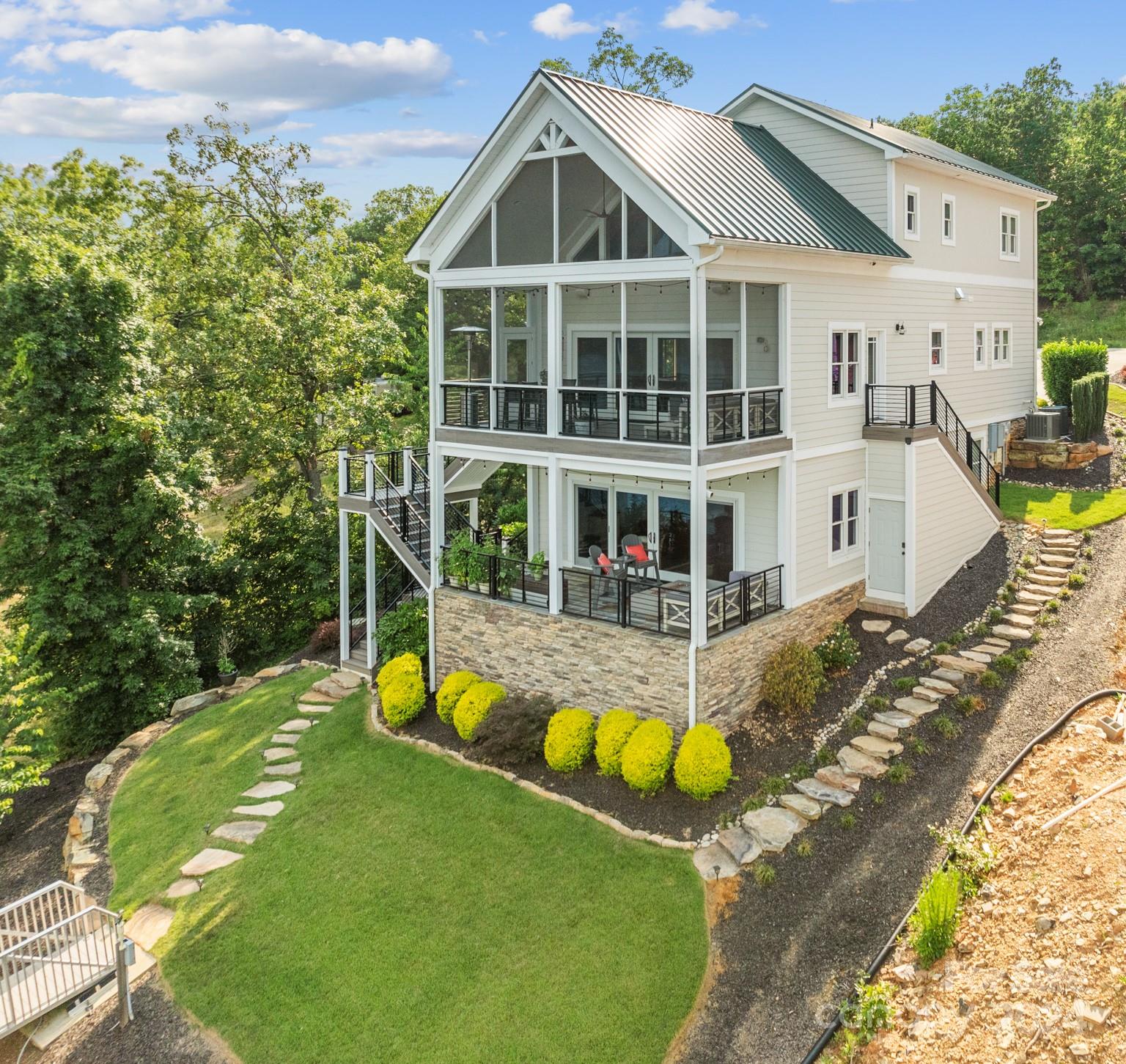 500 Shoreline Road Unit: 125