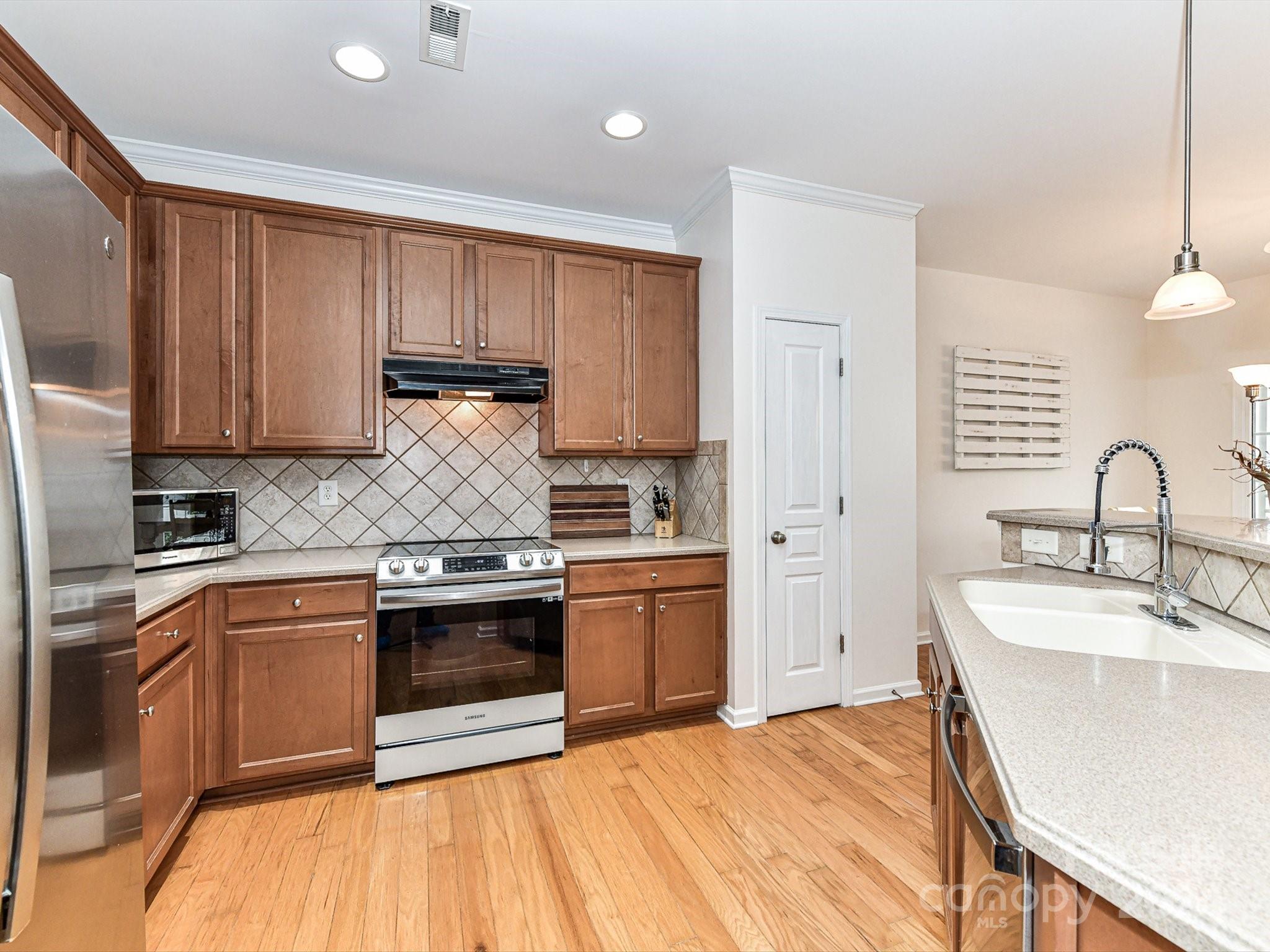 8008 Willow Branch Drive