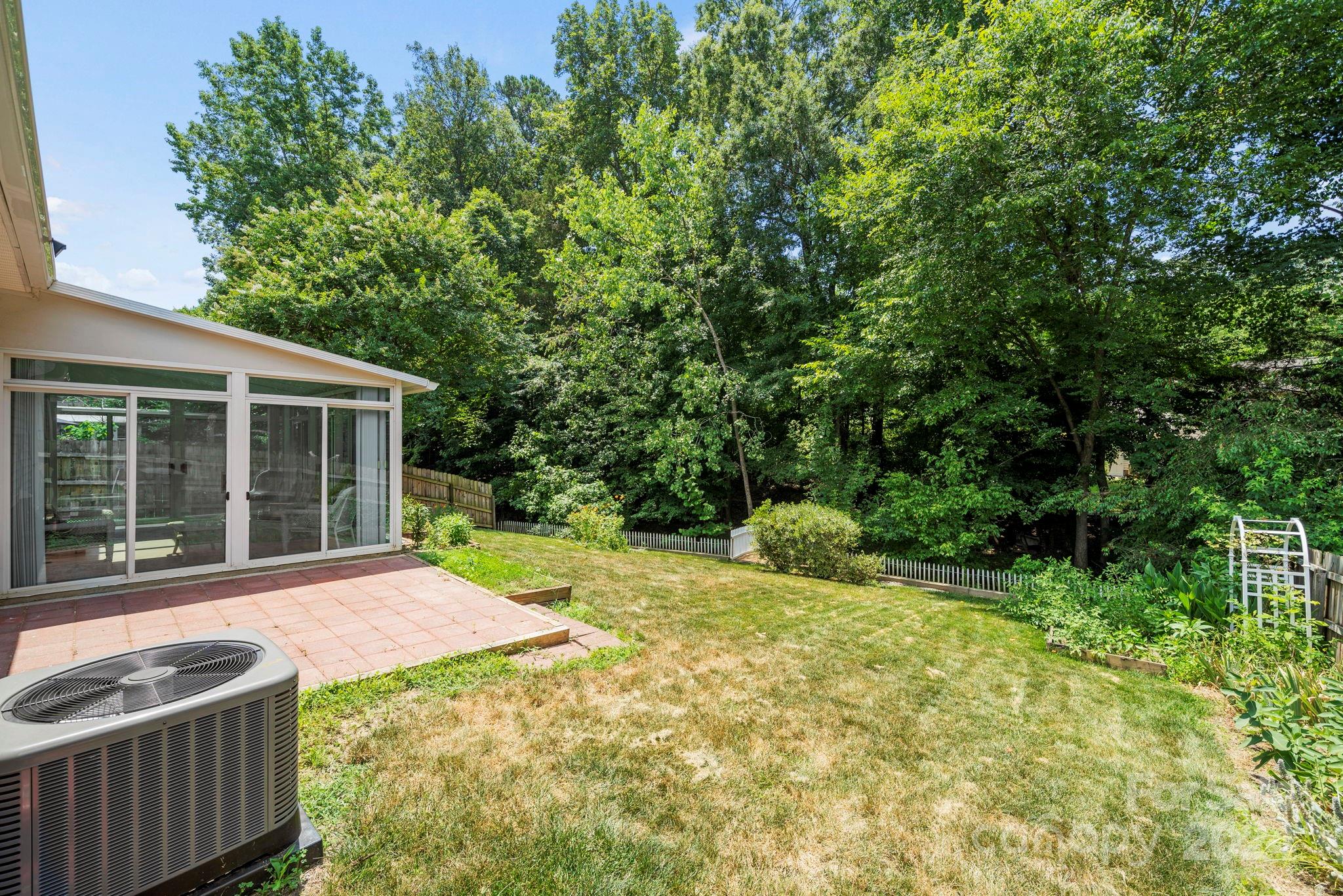 7523 Shadowstone Drive