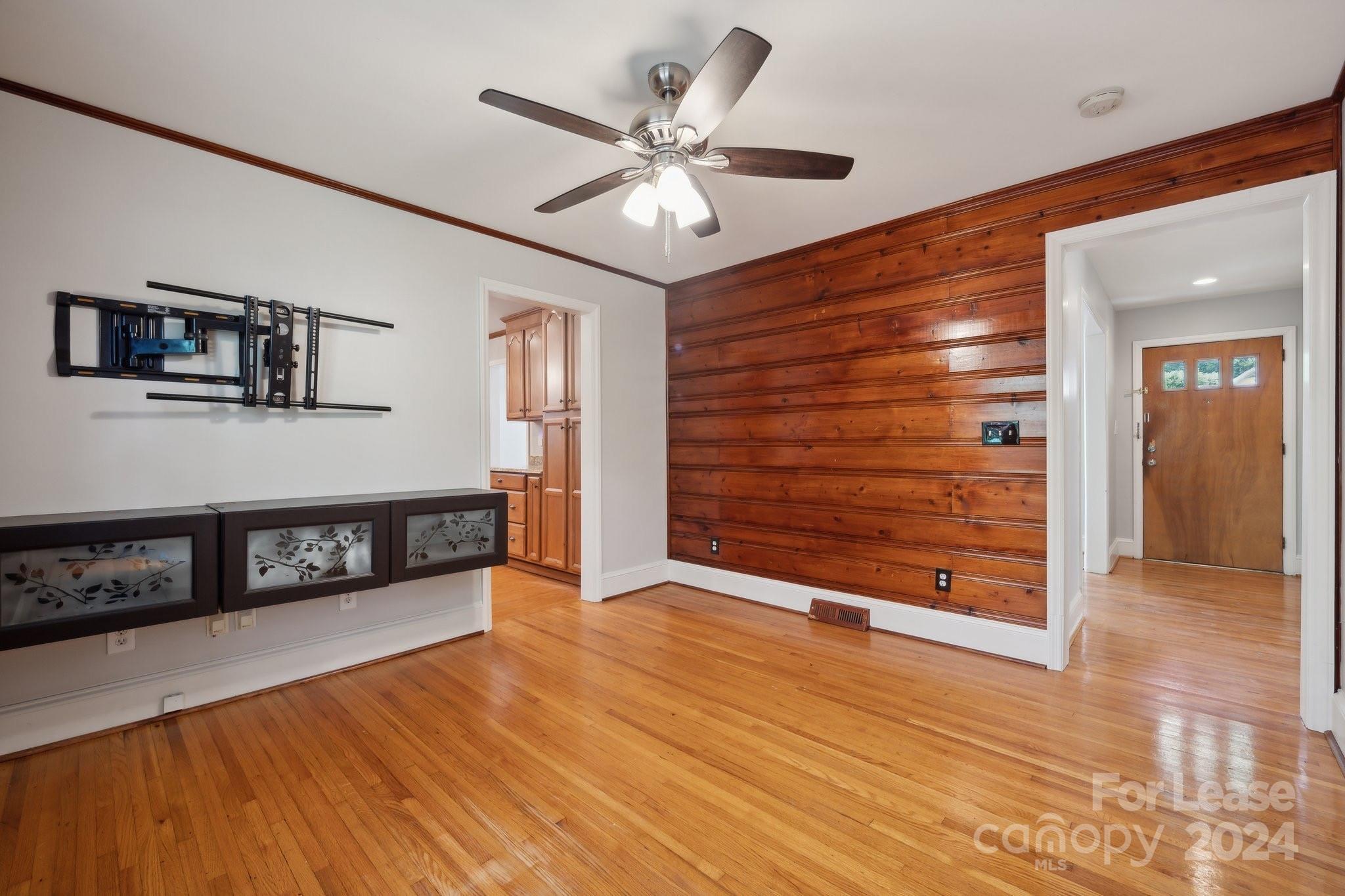 1818 Woodland Drive