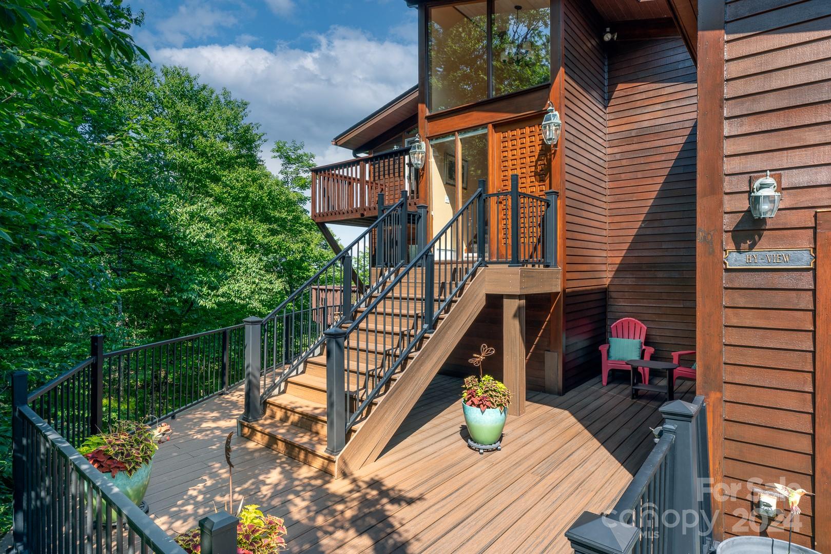 128 N Pinnacle Ridge Road