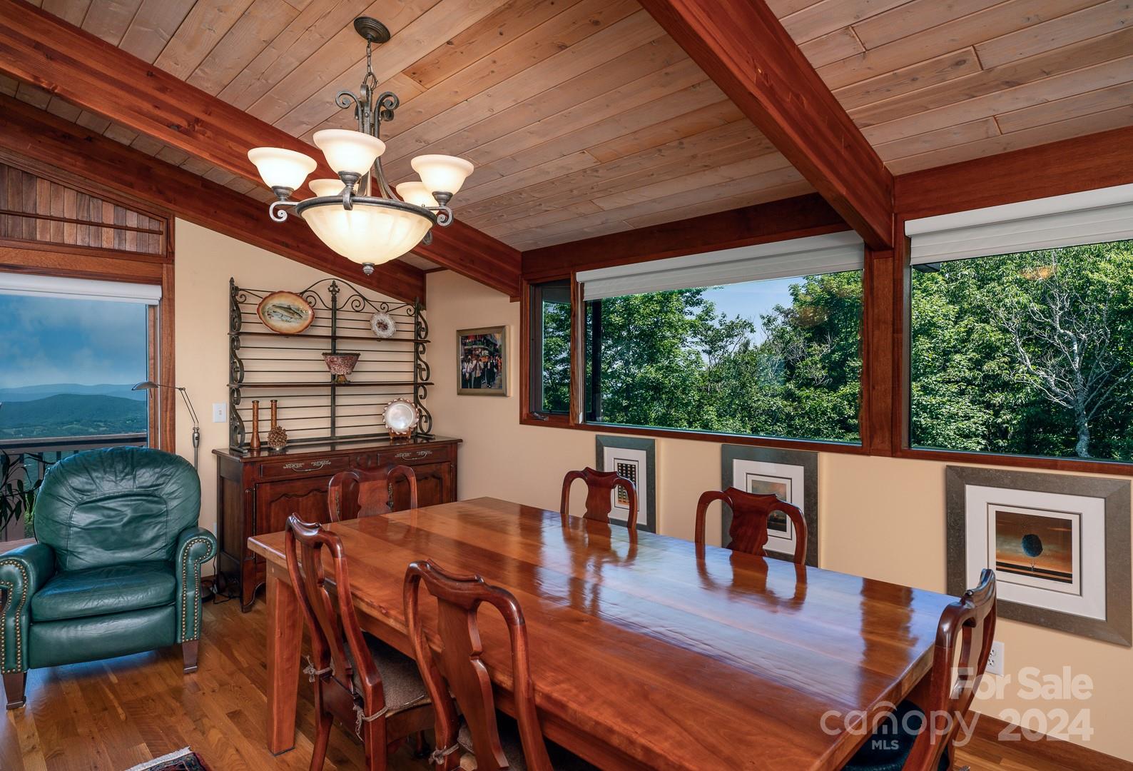 128 N Pinnacle Ridge Road