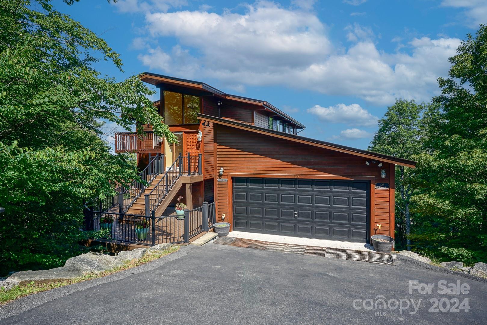 128 N Pinnacle Ridge Road
