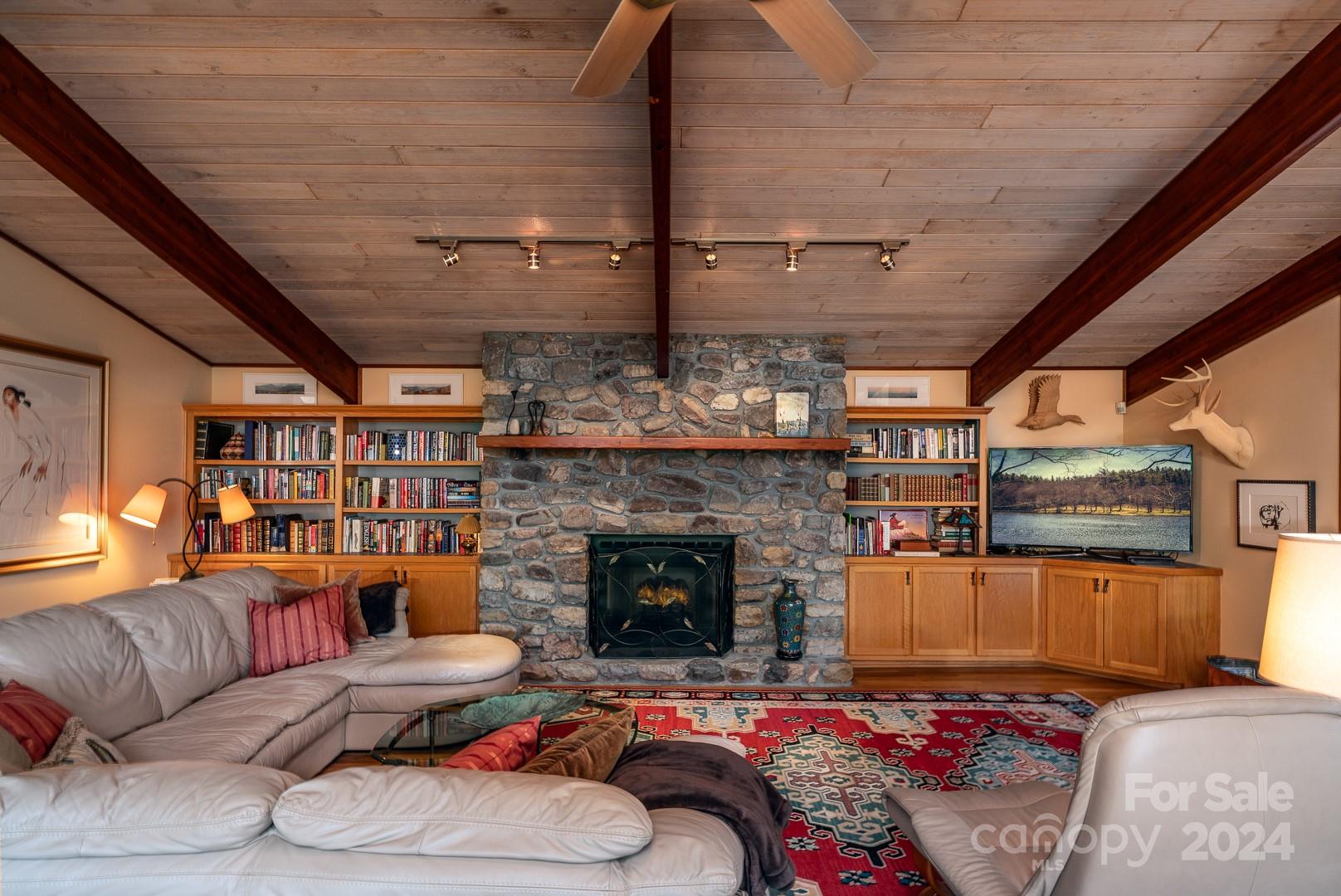 128 N Pinnacle Ridge Road
