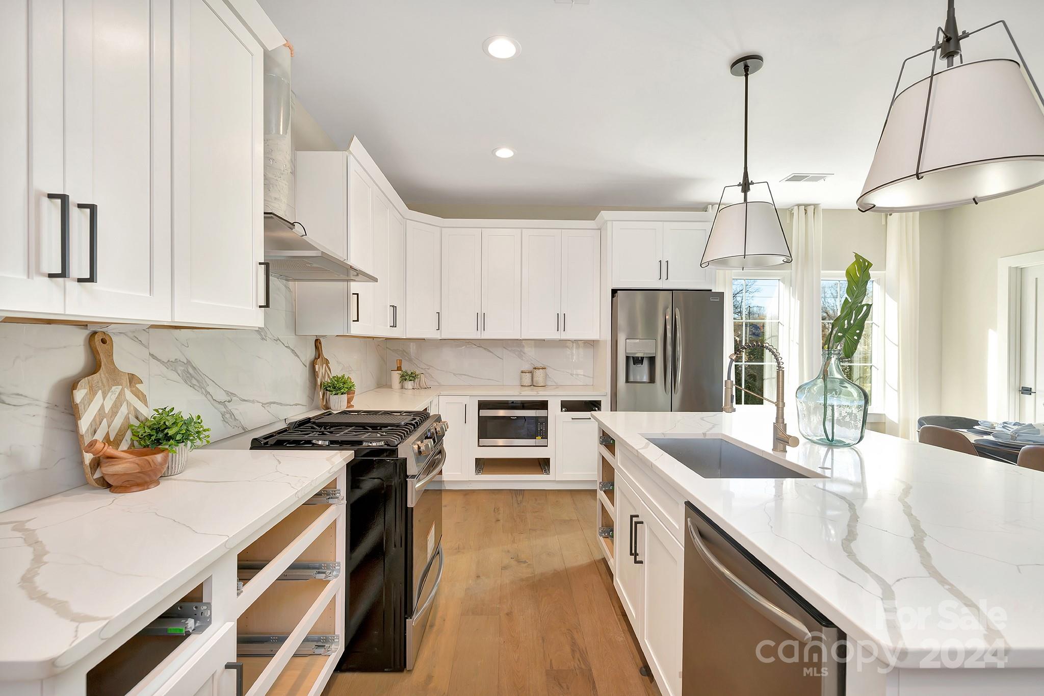 1709 Mimosa Avenue