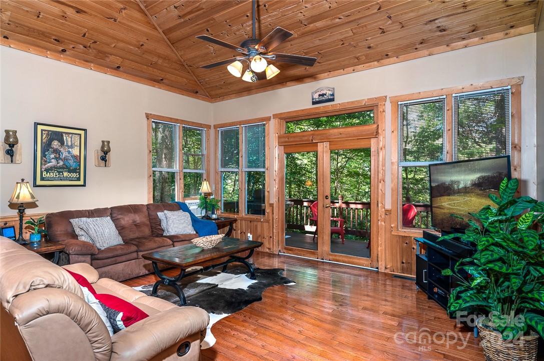 731 Pine Ridge Road