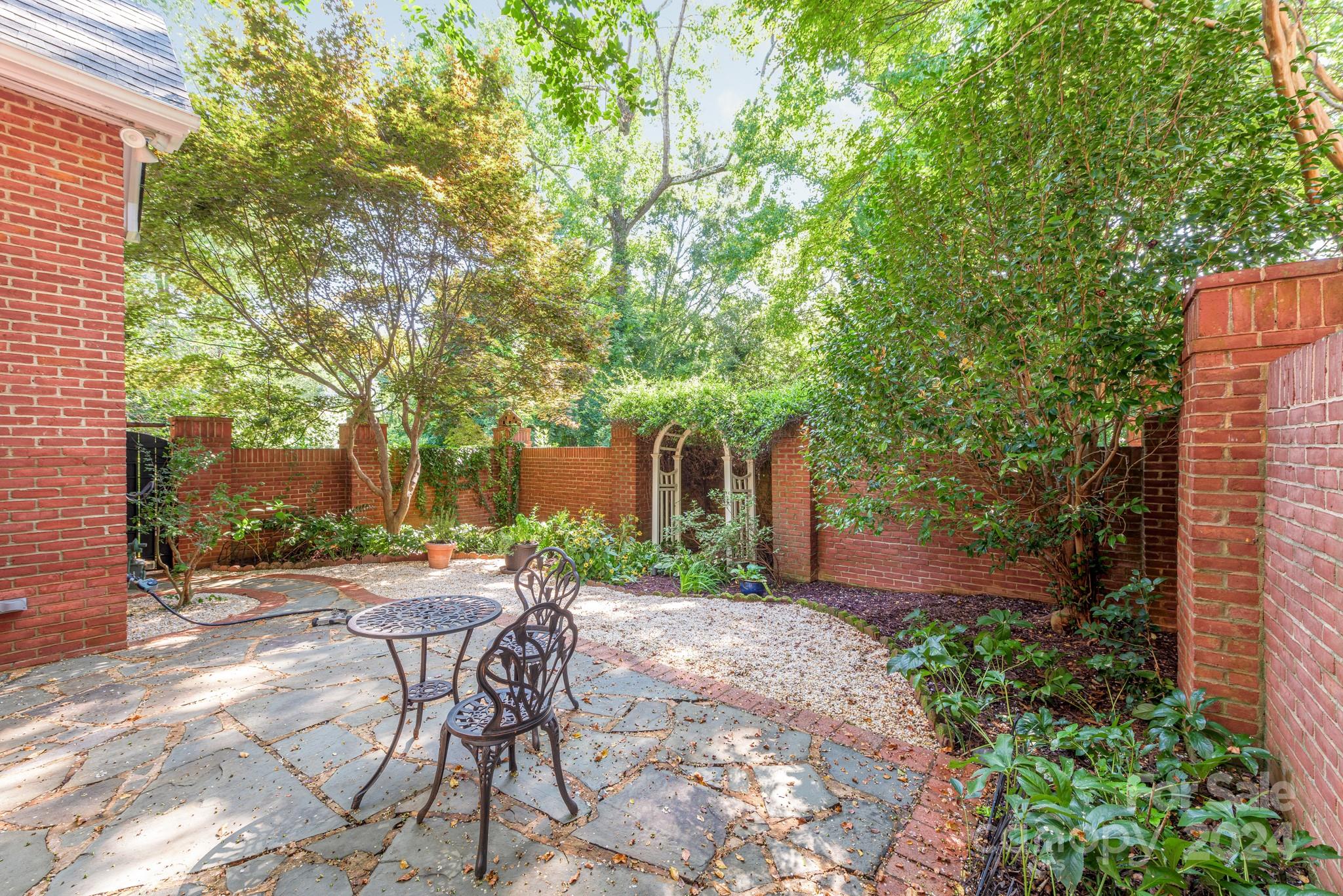 6035 Sharon Road