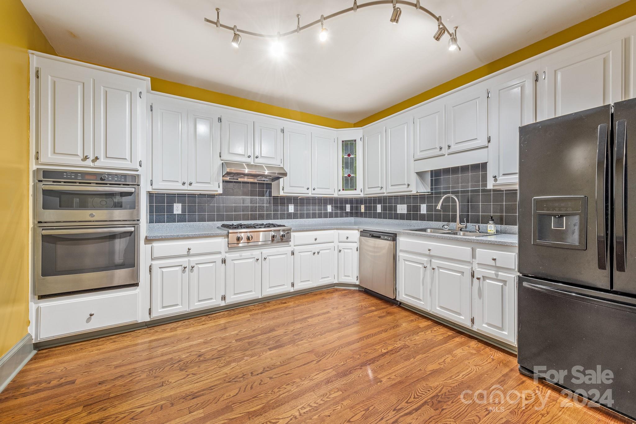 6035 Sharon Road