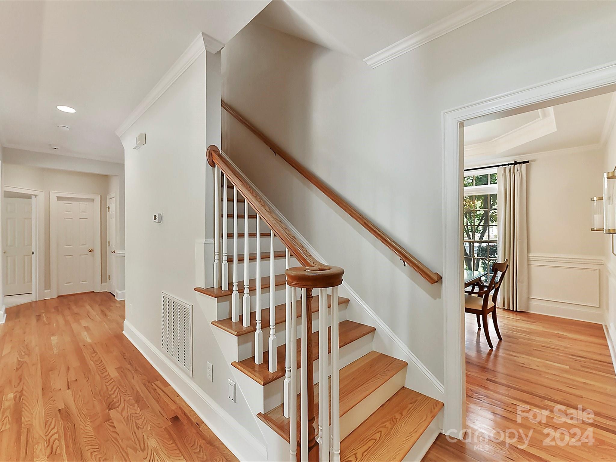 1905 Oak Shadow Way