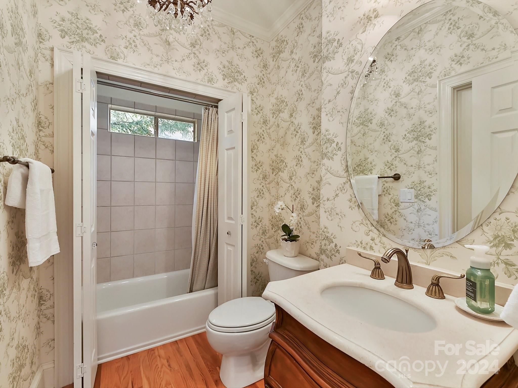 1905 Oak Shadow Way