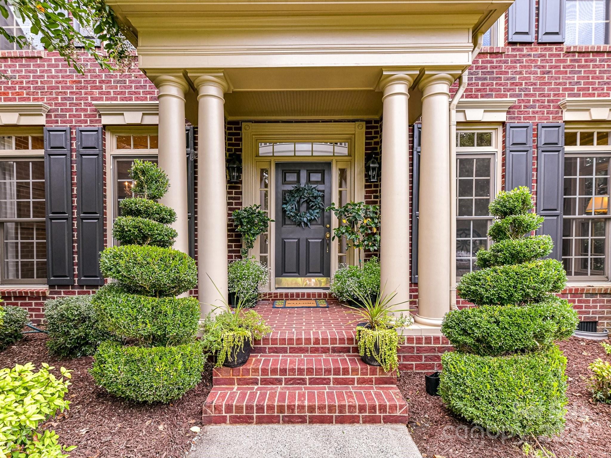 1905 Oak Shadow Way