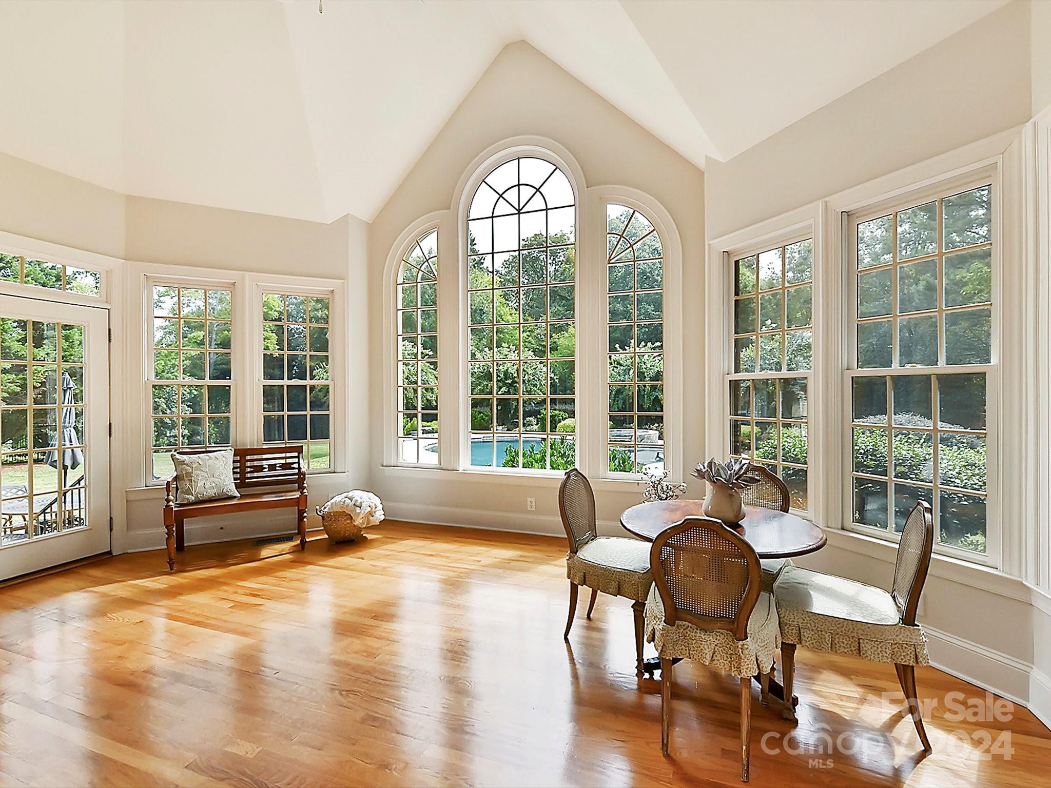 1905 Oak Shadow Way