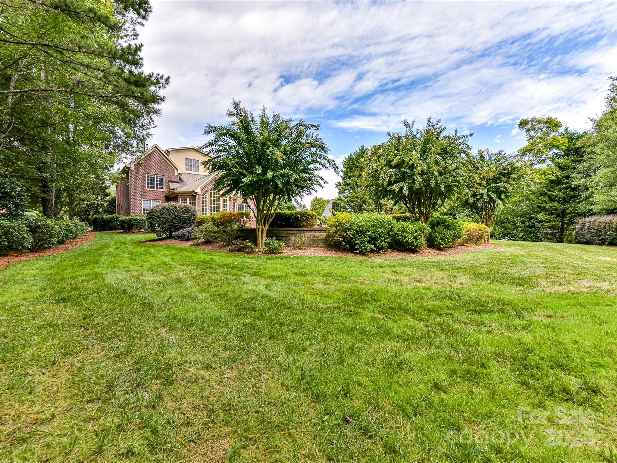 1905 Oak Shadow Way