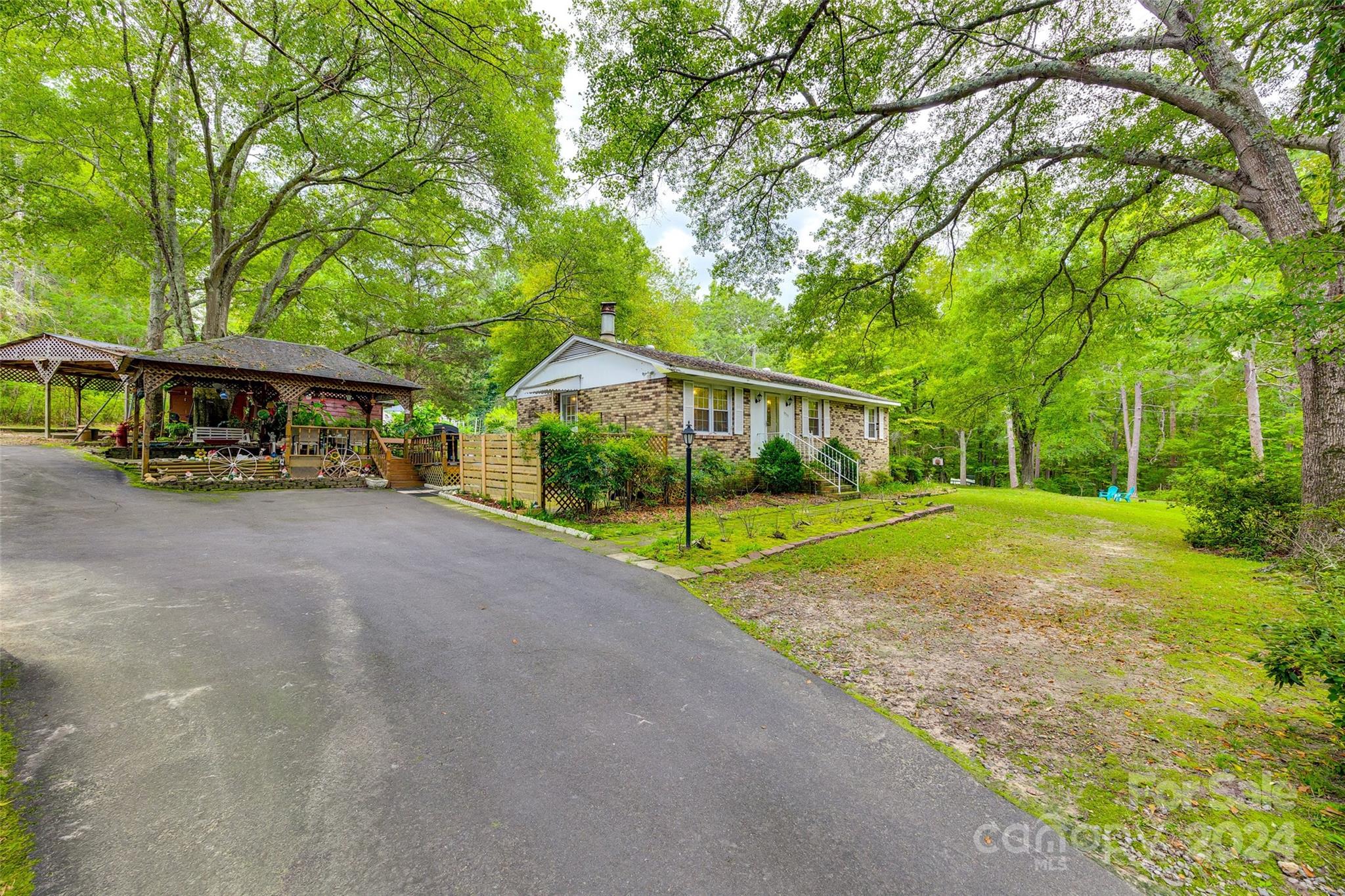 9533 Smith Road