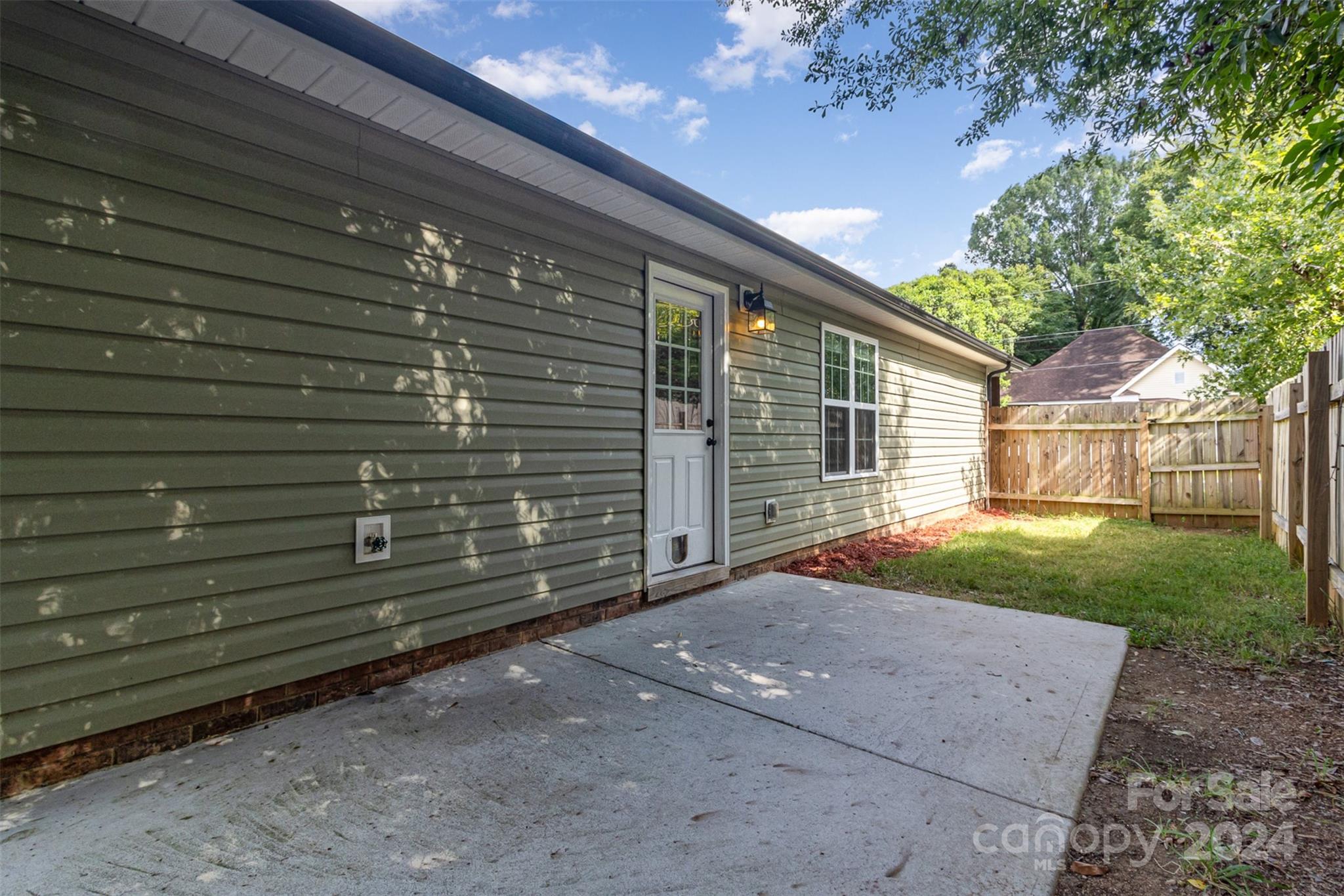220 Fink Avenue NW