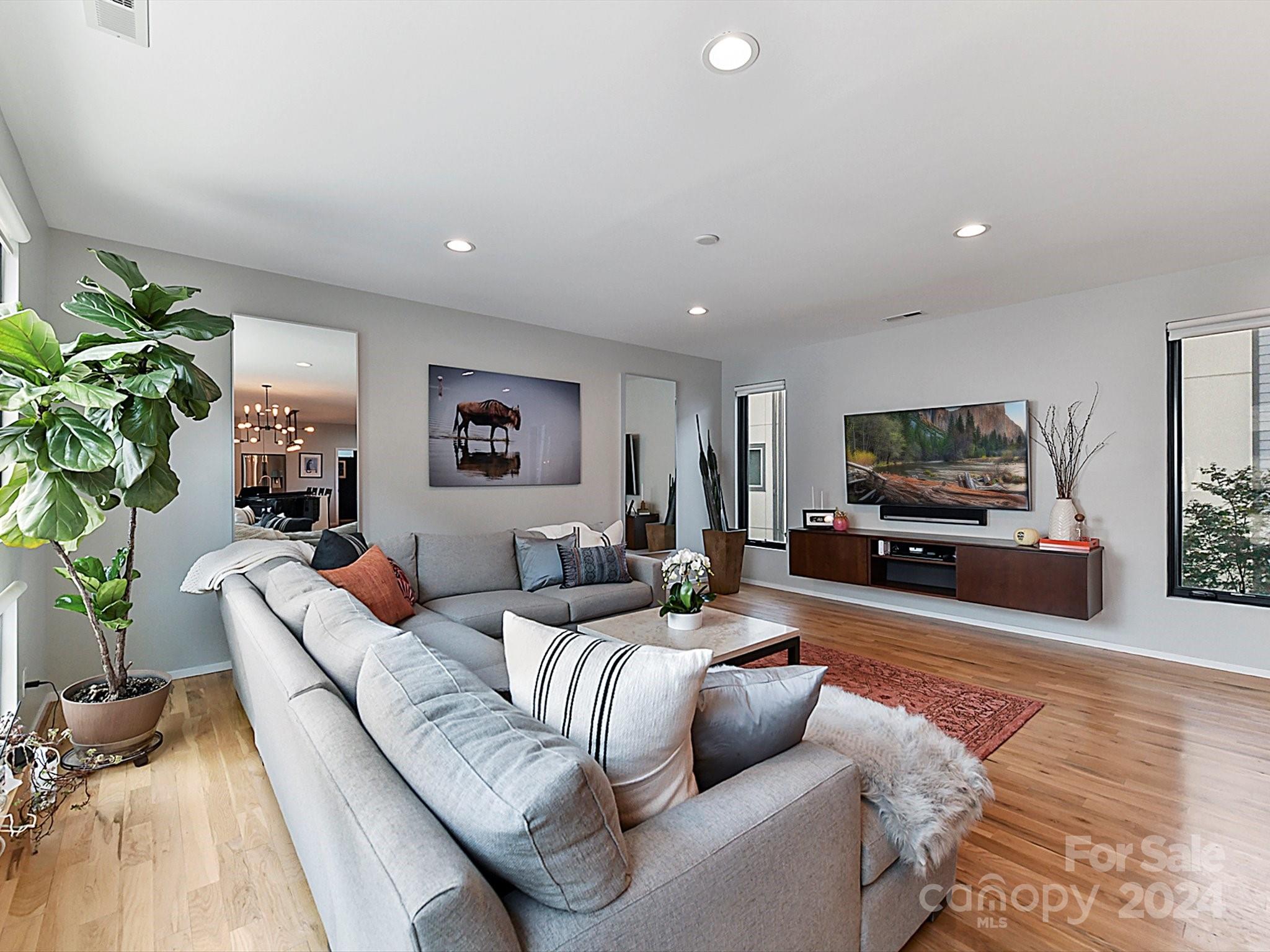1006 Greenleaf Avenue