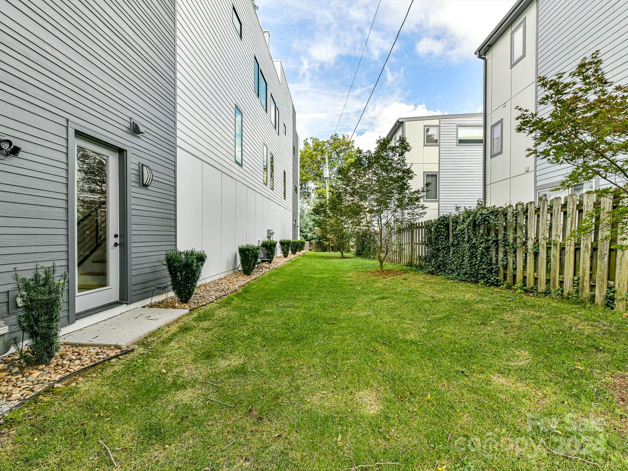1006 Greenleaf Avenue