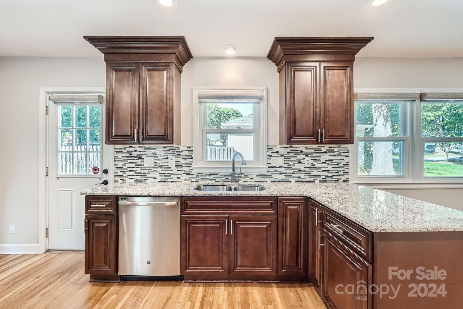 1325 Redcoat Drive