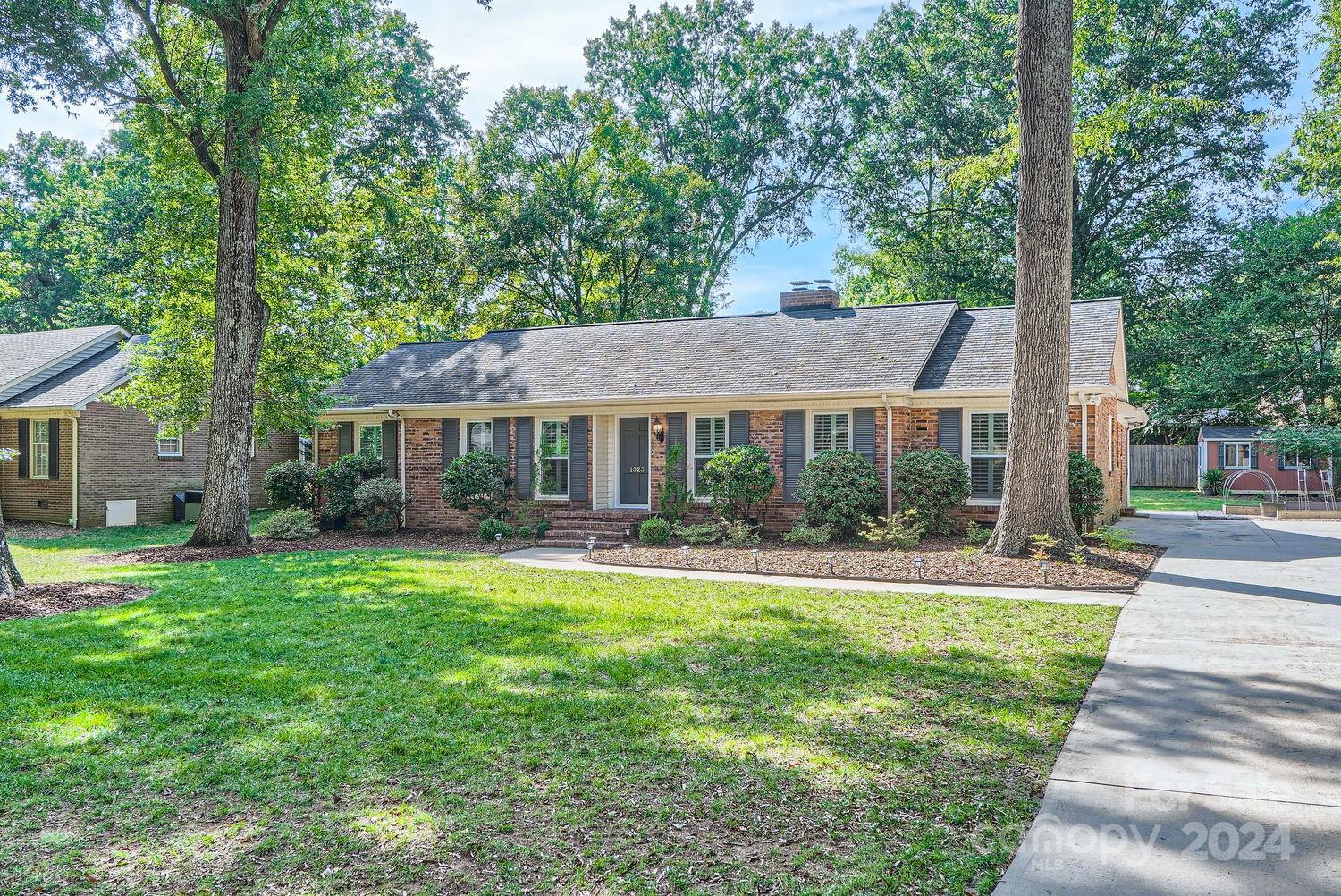 1325 Redcoat Drive