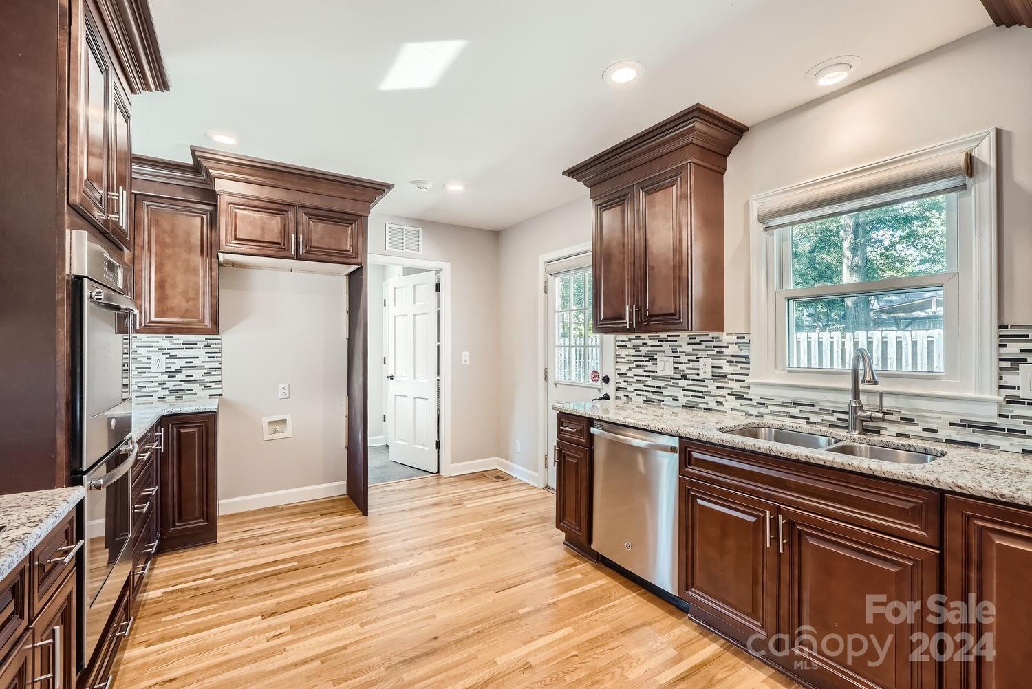 1325 Redcoat Drive