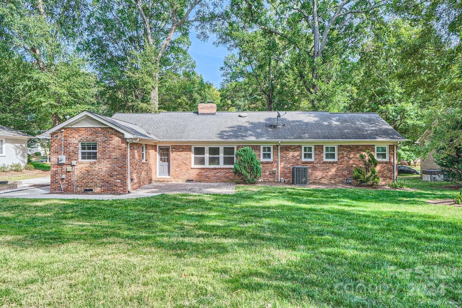 1325 Redcoat Drive