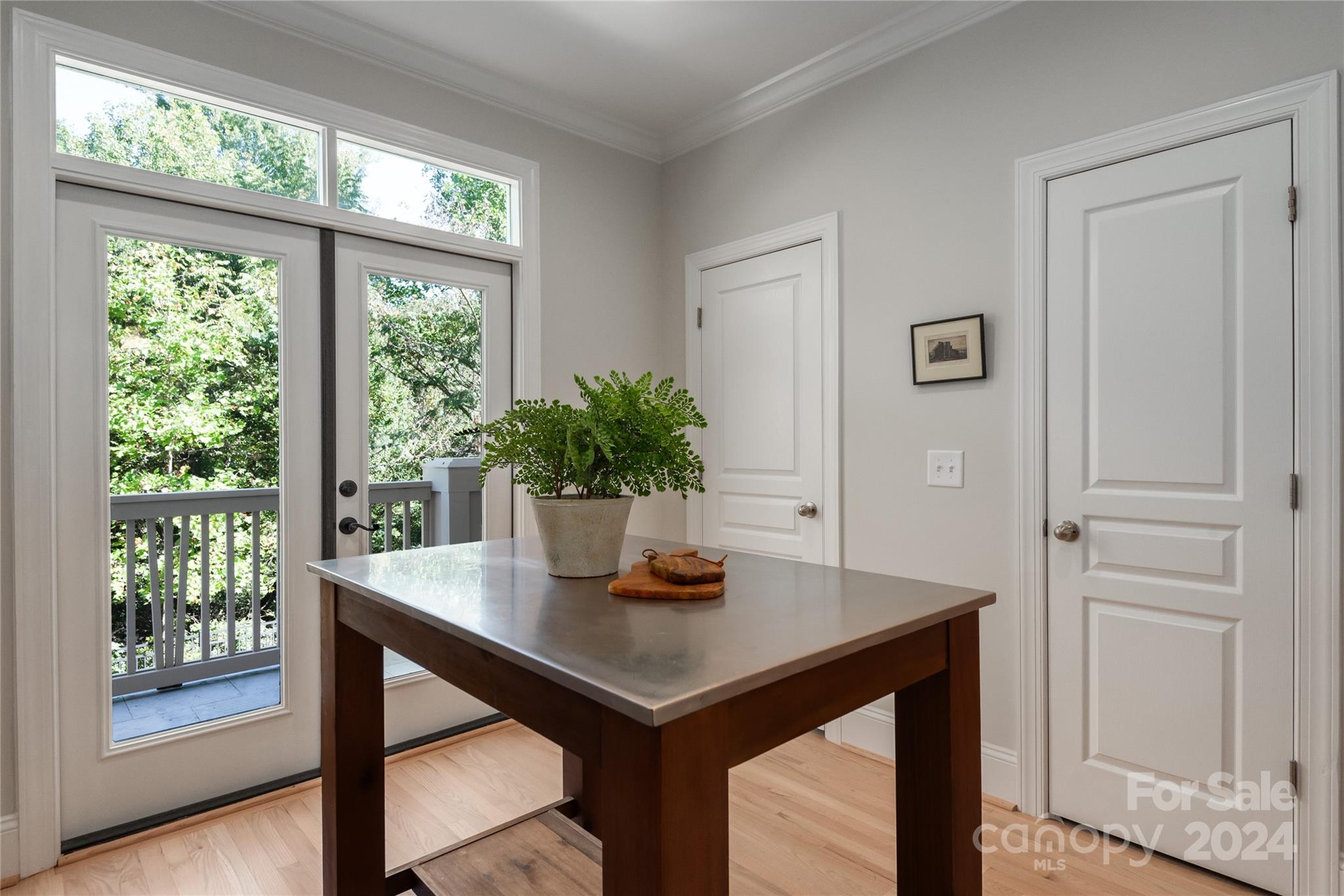 239 N Dotger Avenue Unit: F4