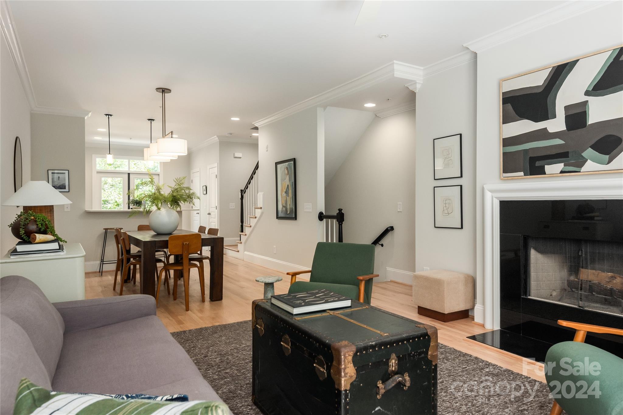 239 N Dotger Avenue Unit: F4