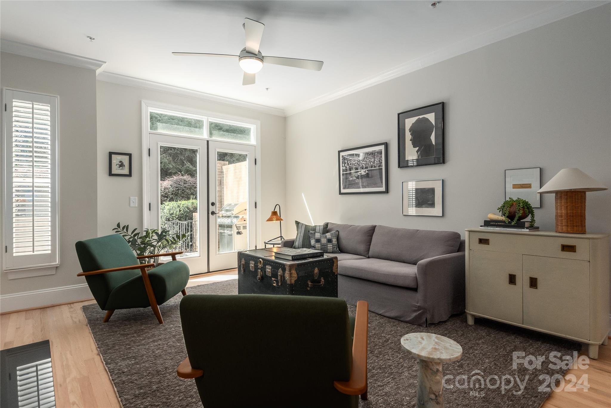 239 N Dotger Avenue Unit: F4