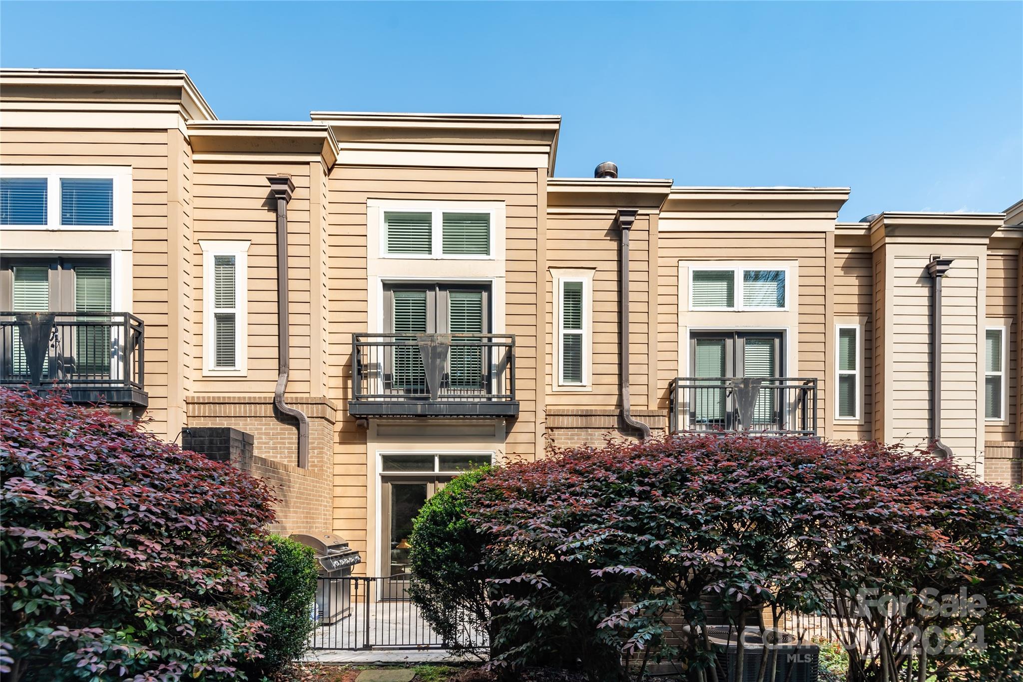239 N Dotger Avenue Unit: F4